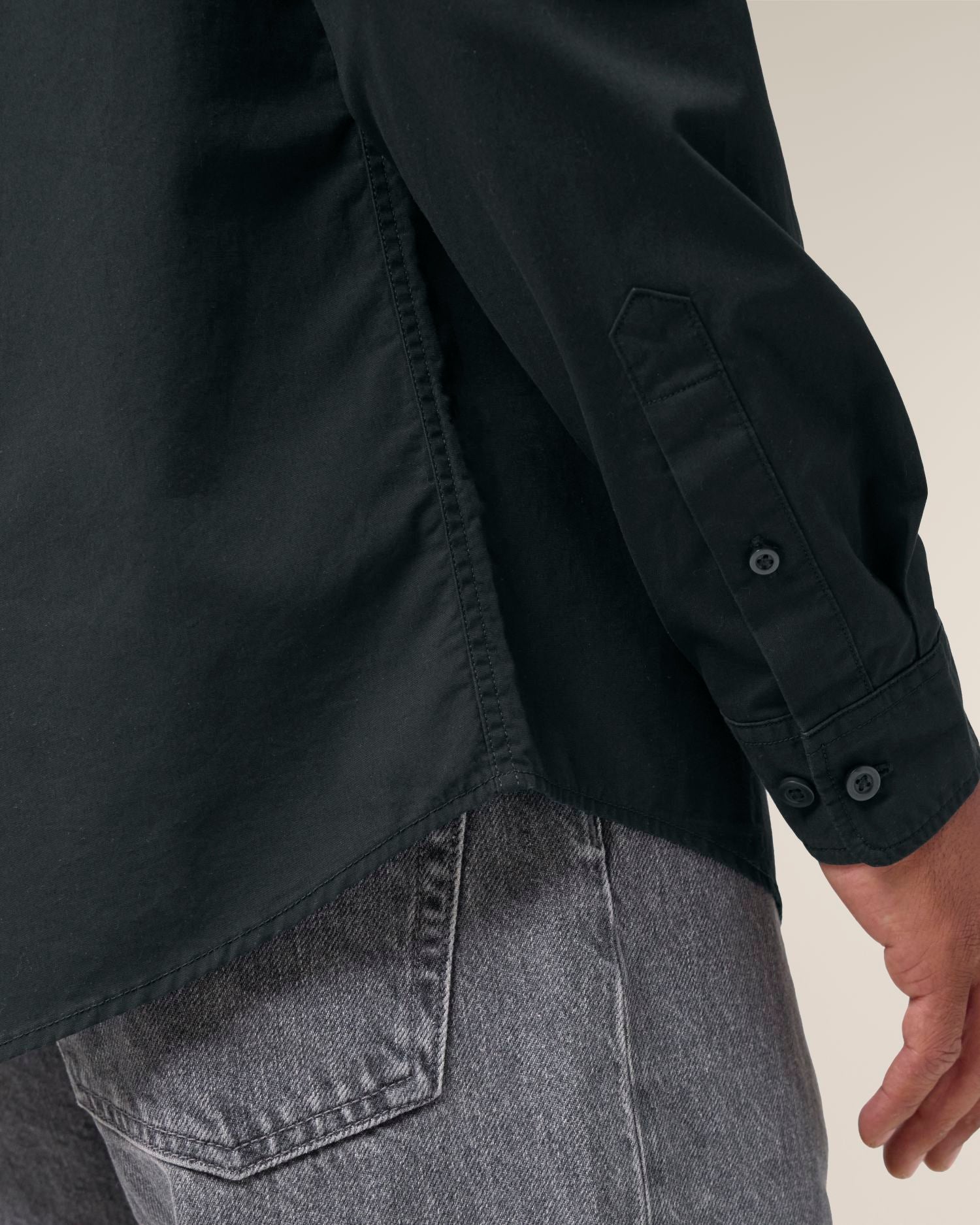 Black - C002