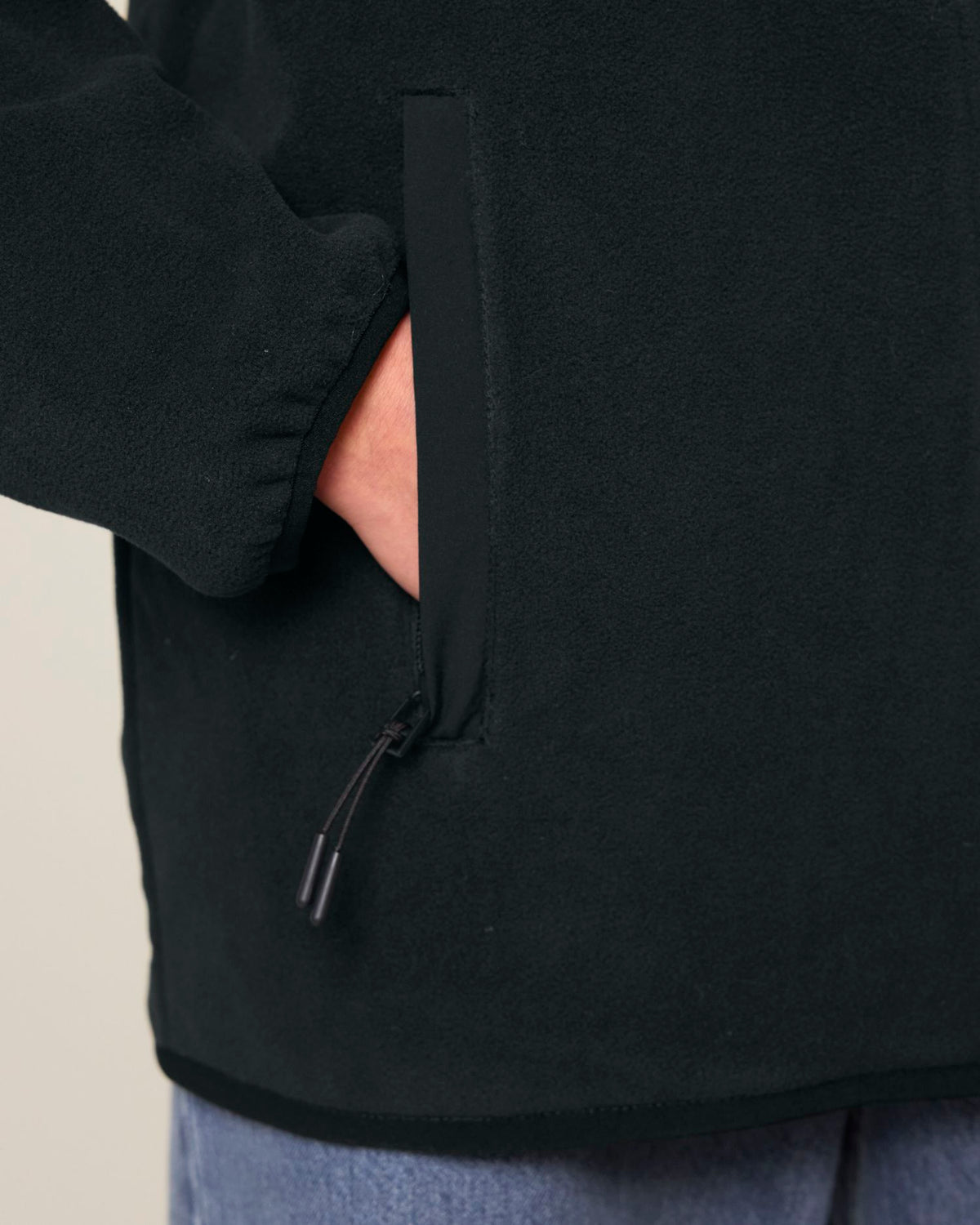 Black - C002