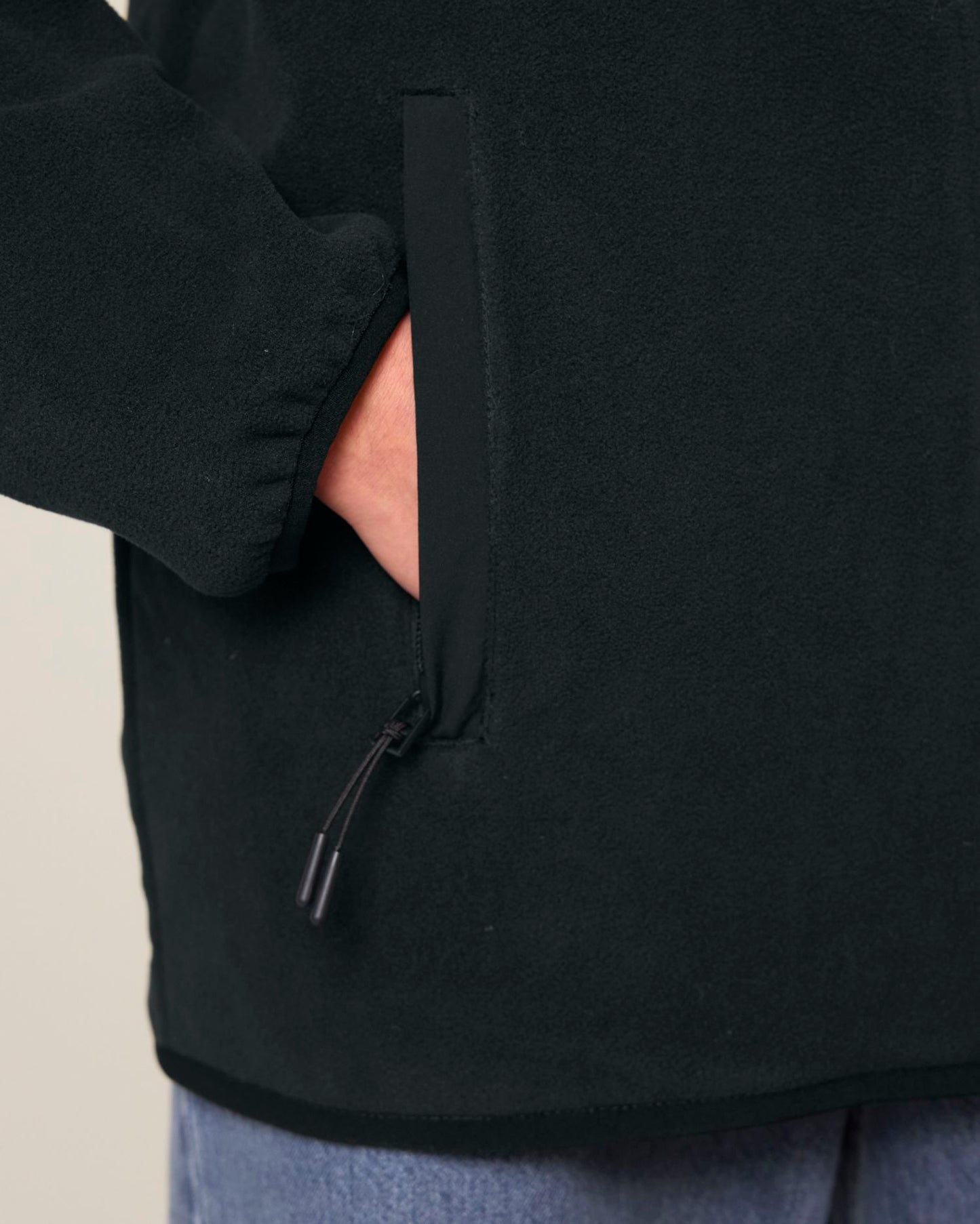 Black - C002