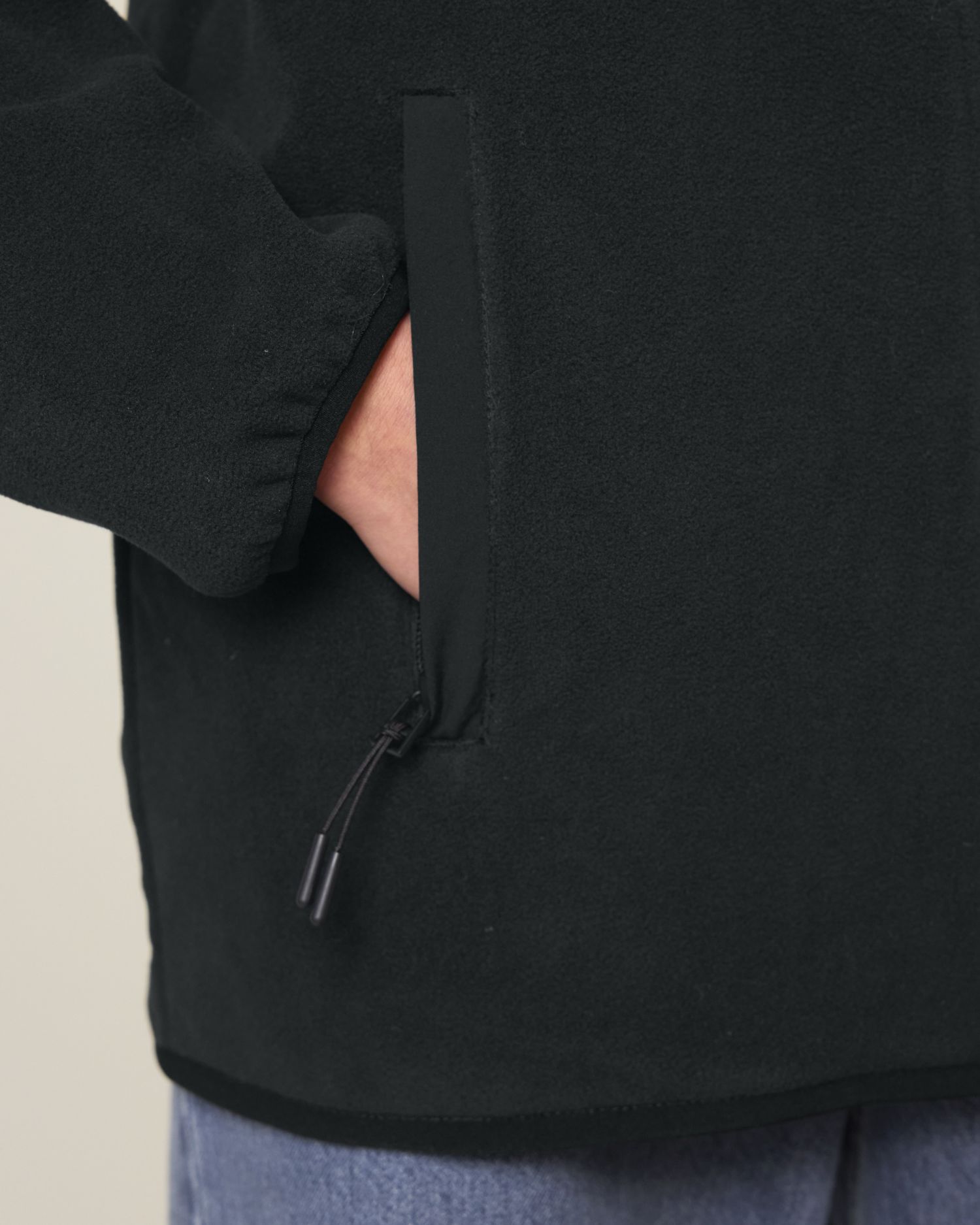 Black - C002