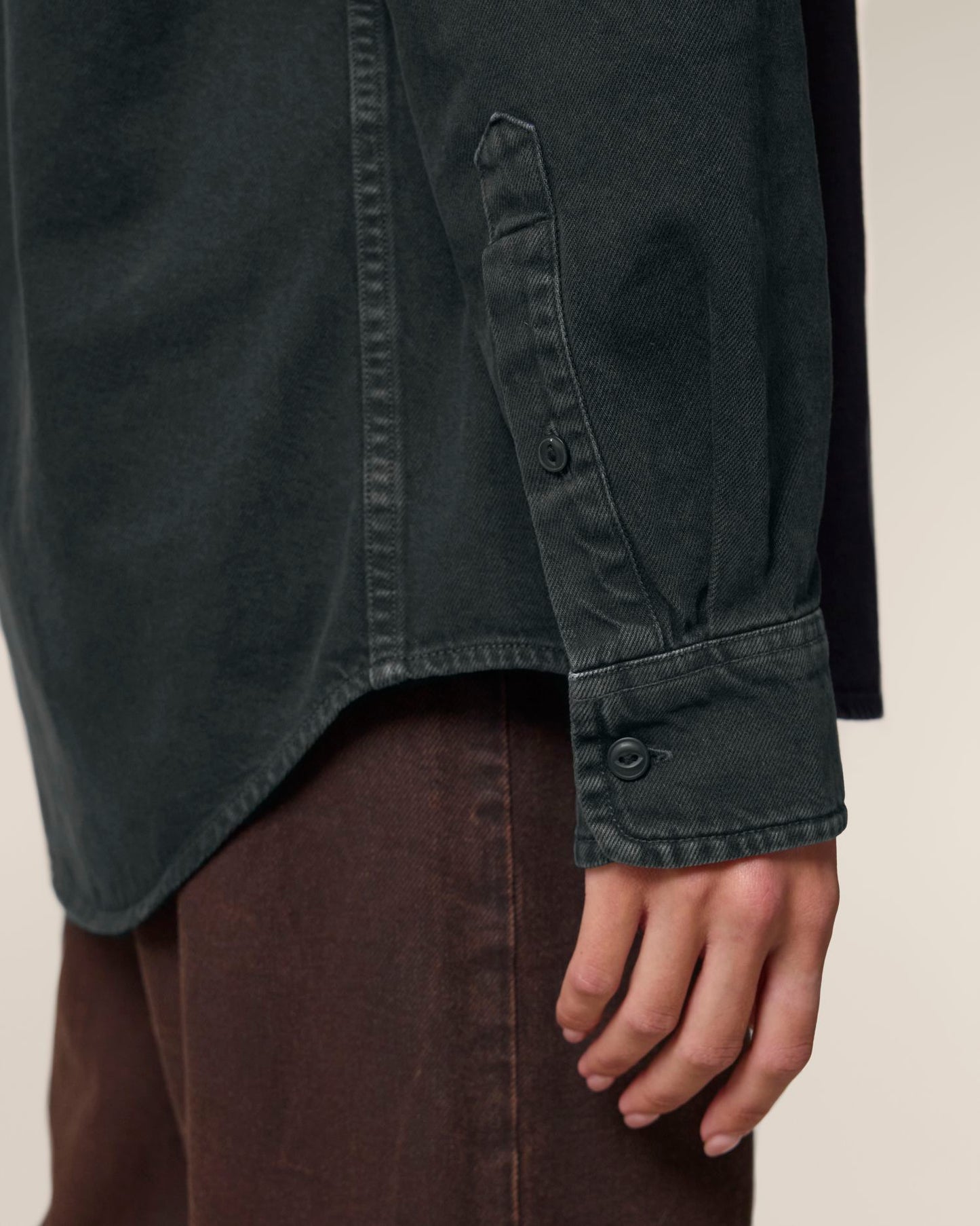 G. Dyed Black Rock - C140