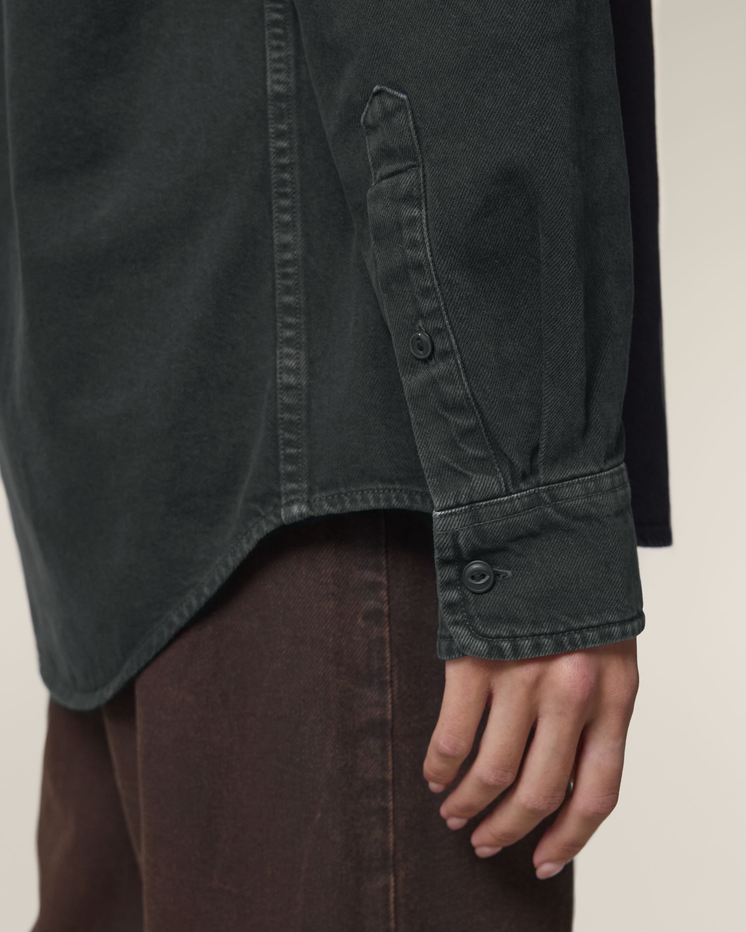 G. Dyed Black Rock - C140