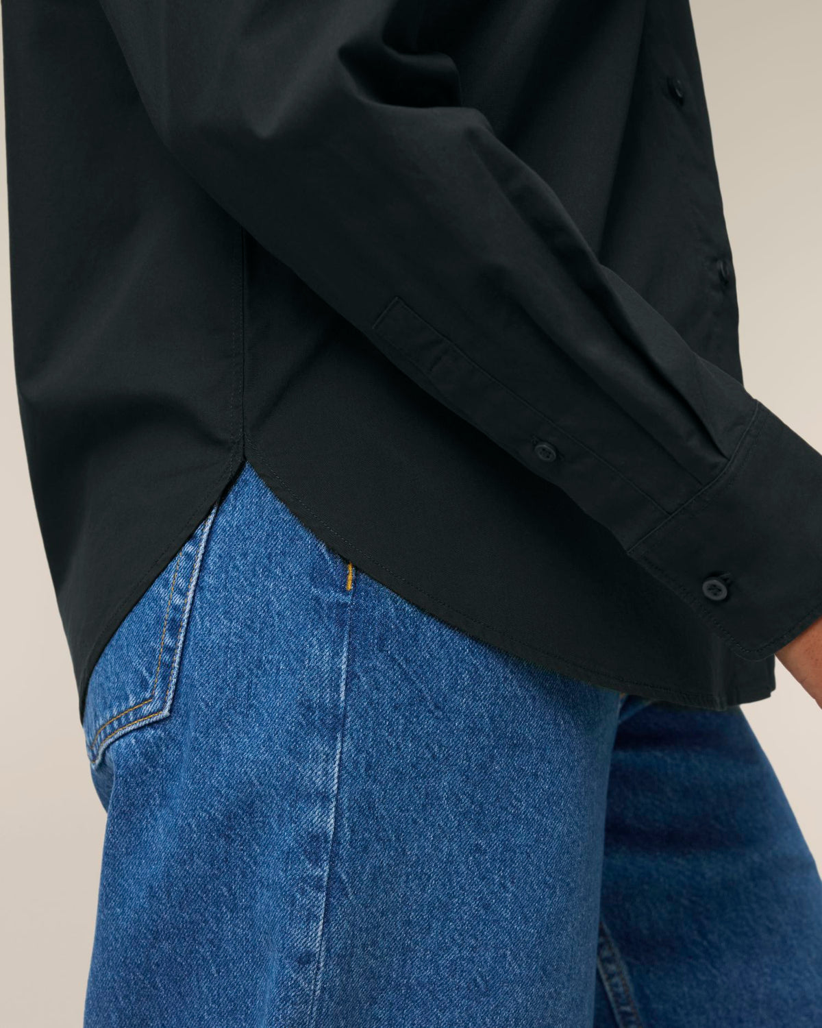 Black - C002