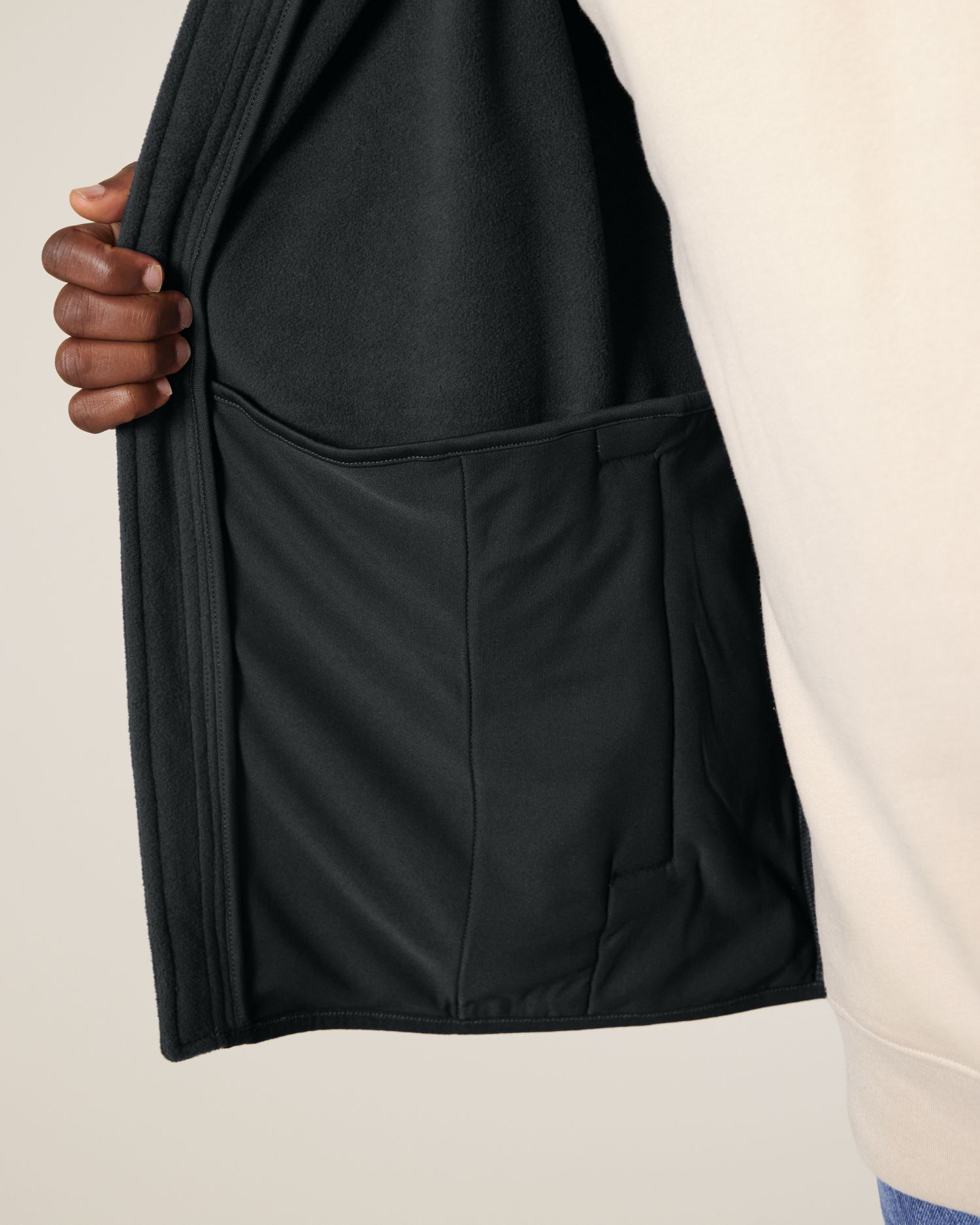 Black - C002