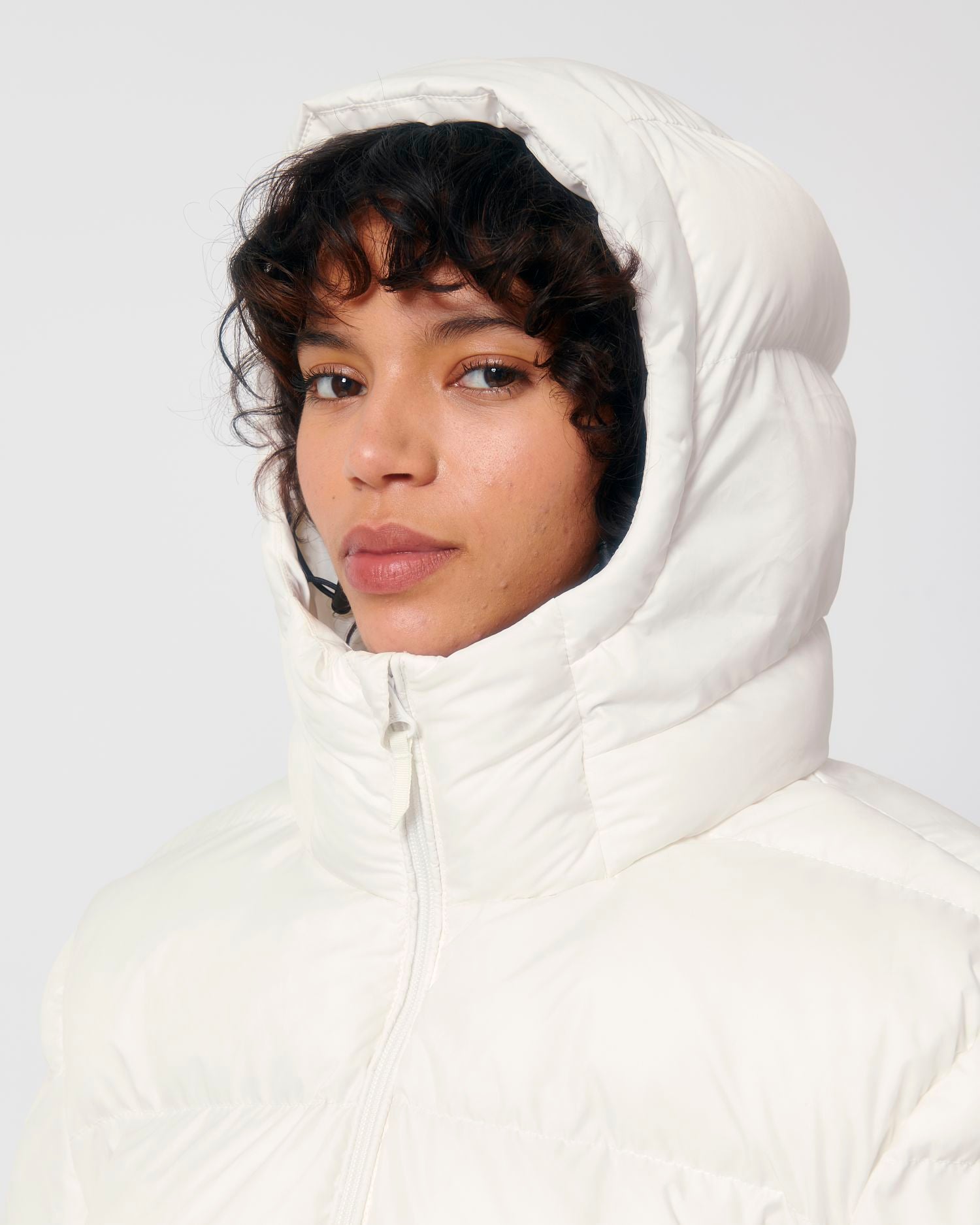 Off White - C018