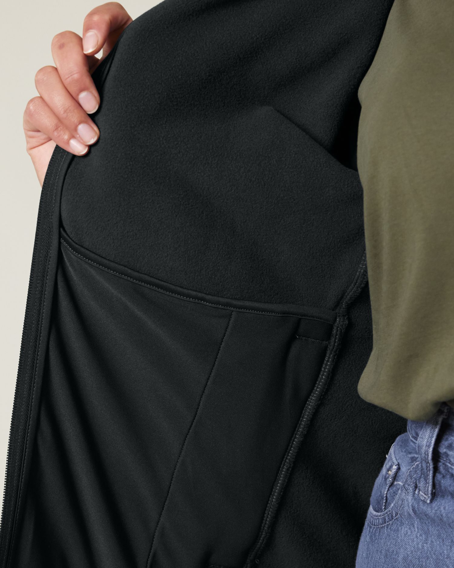 Black - C002