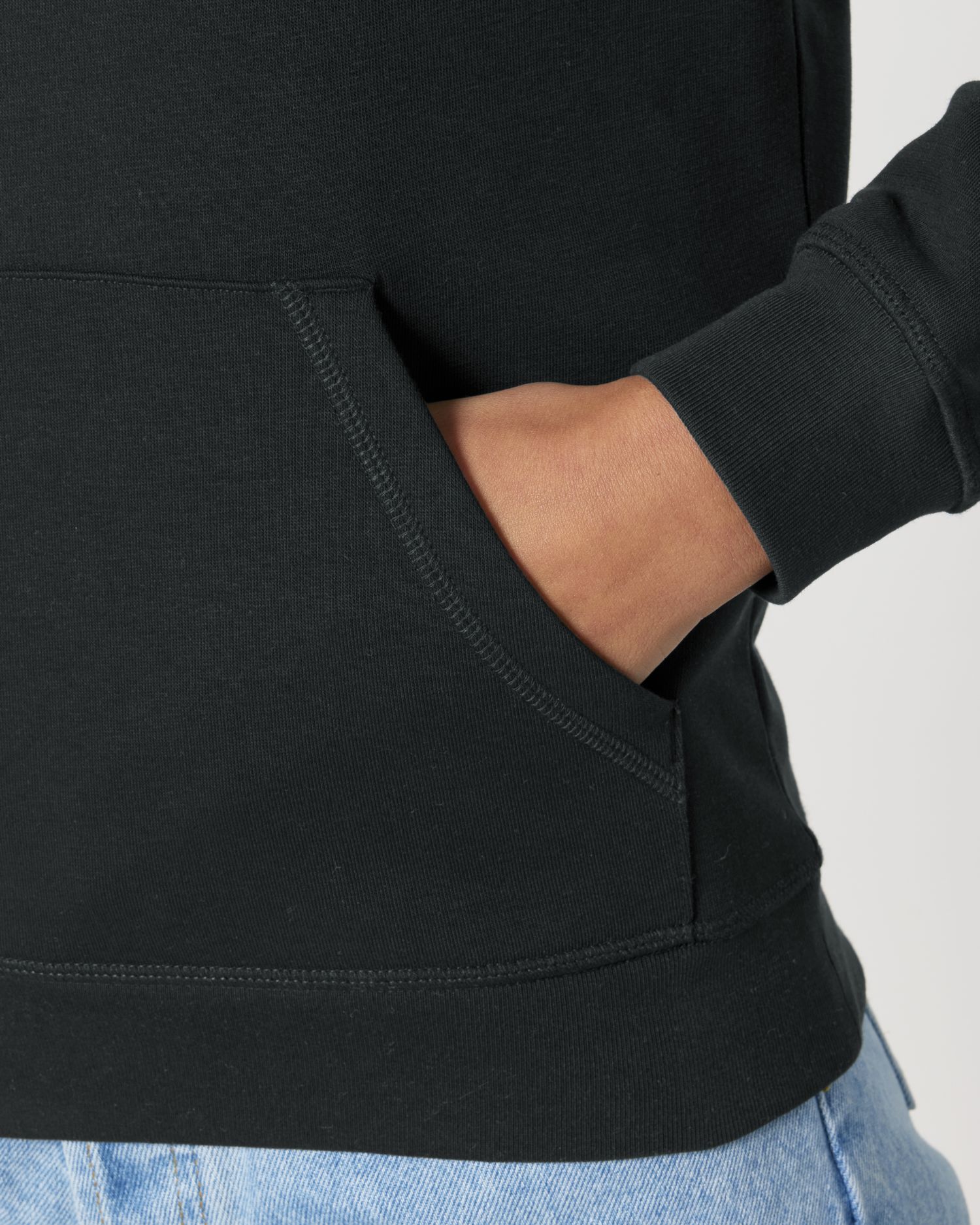 Black - C002