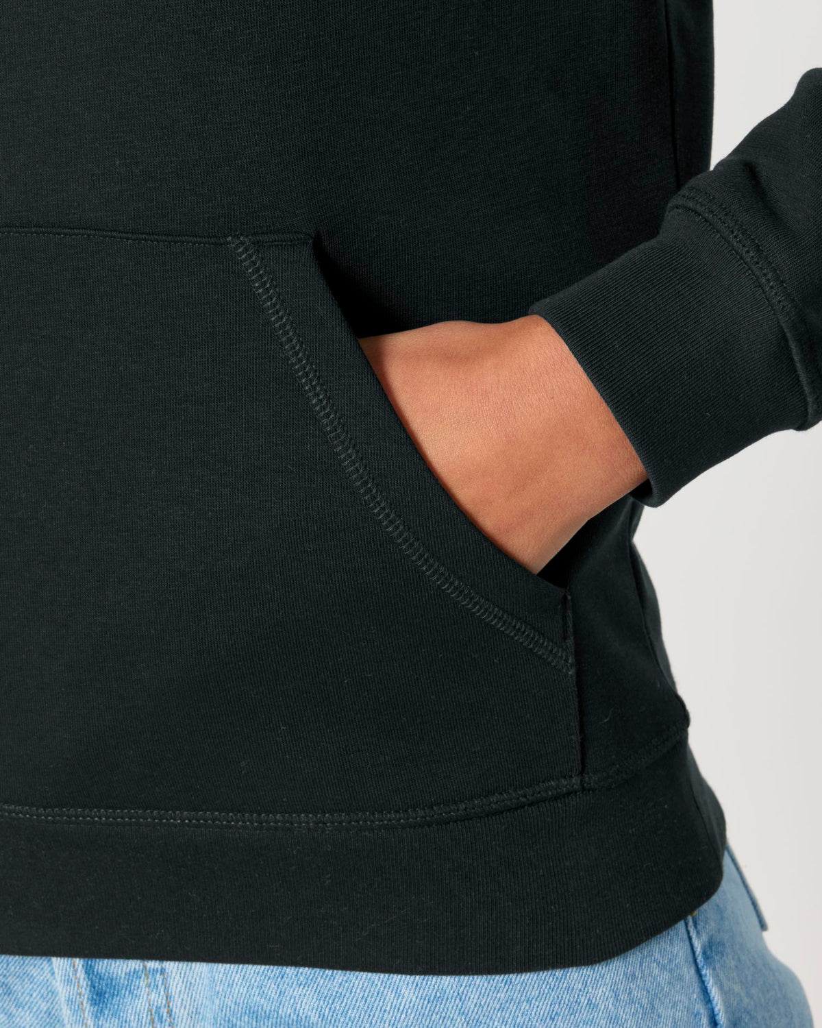 Black - C002