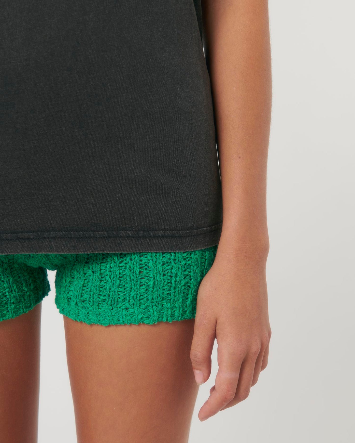 G. Dyed Black Rock - C140