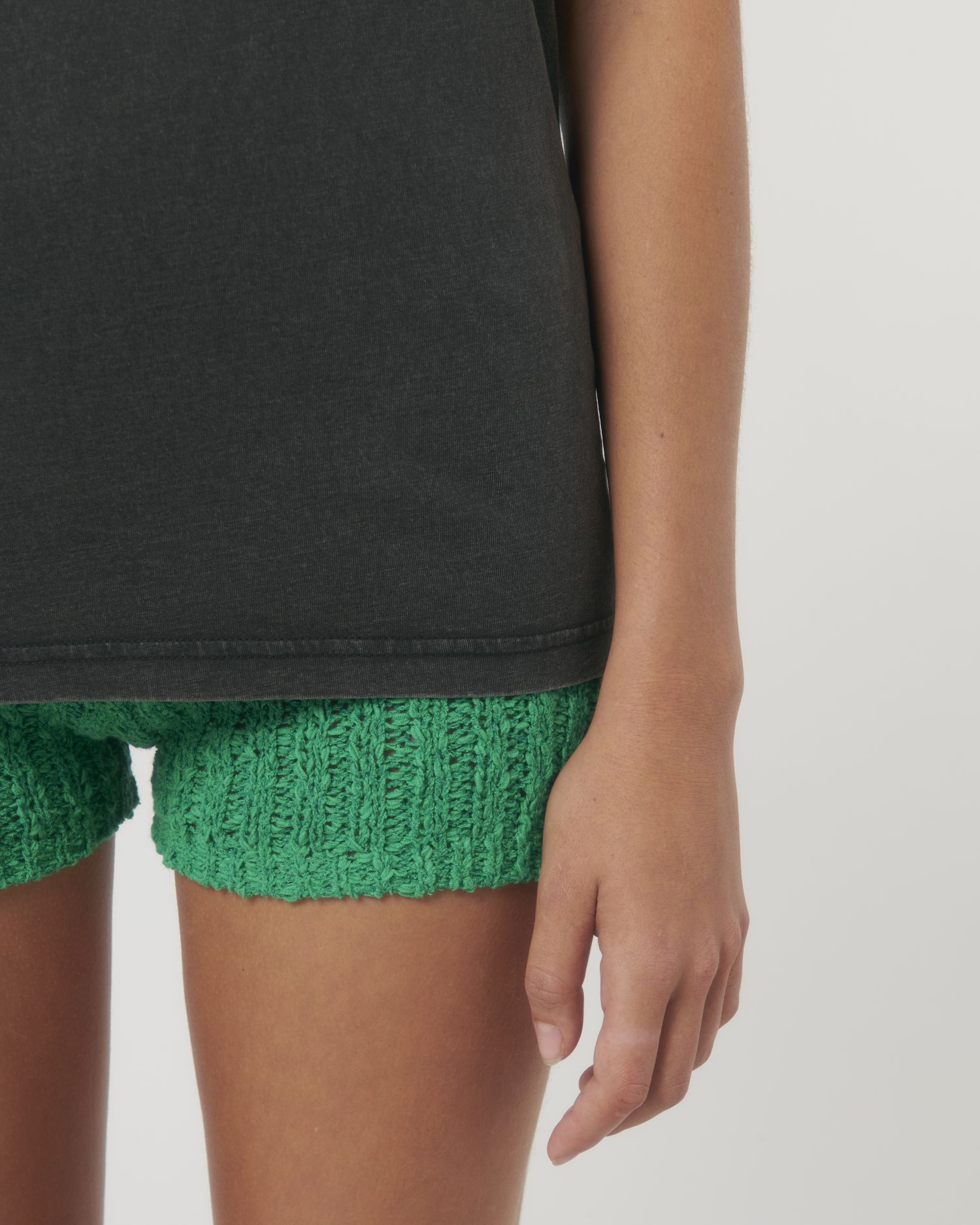 G. Dyed Black Rock - C140