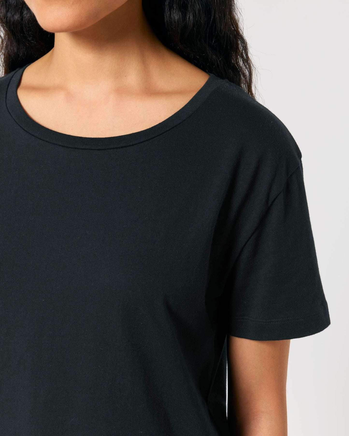 Black - C002