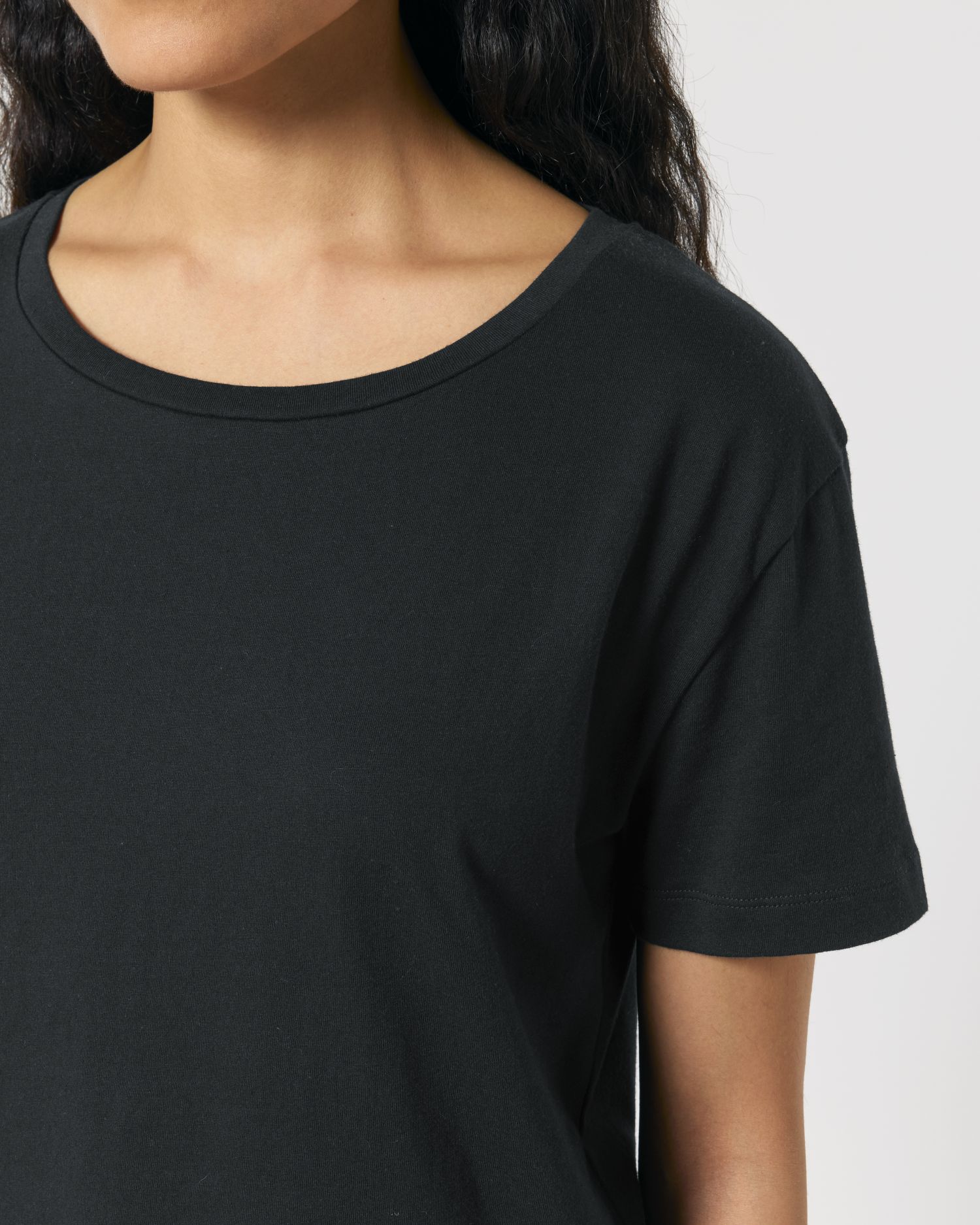 Black - C002