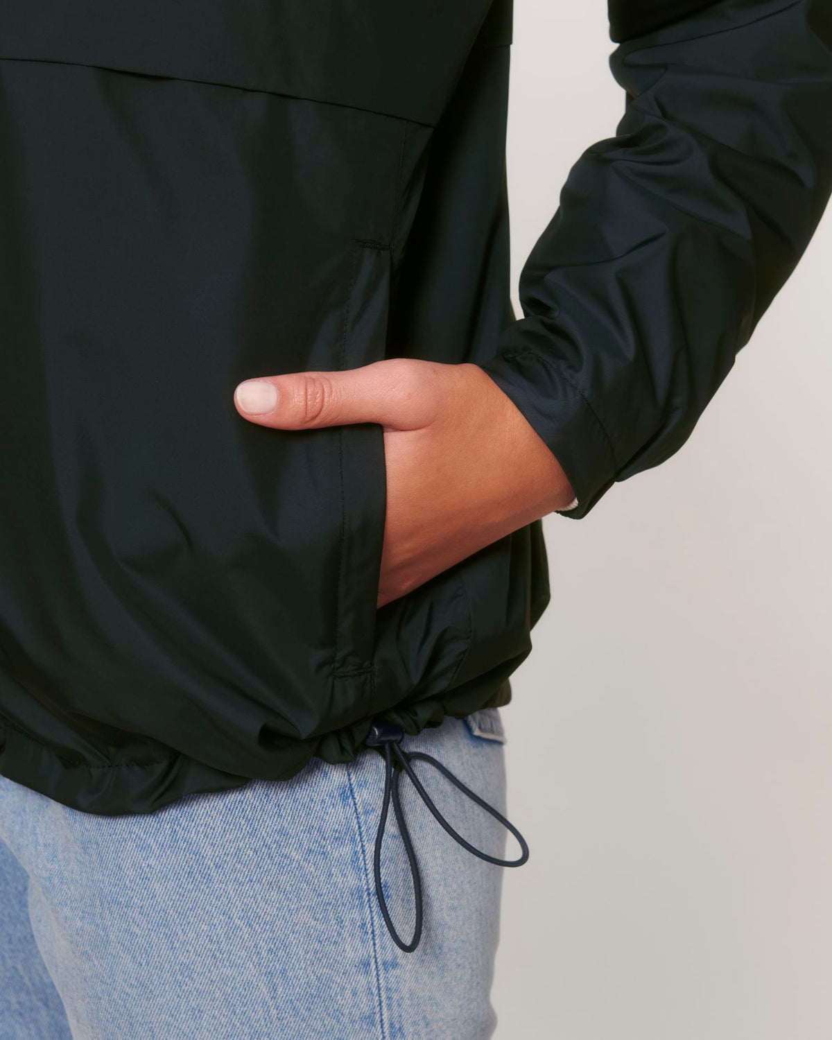 Black - C002