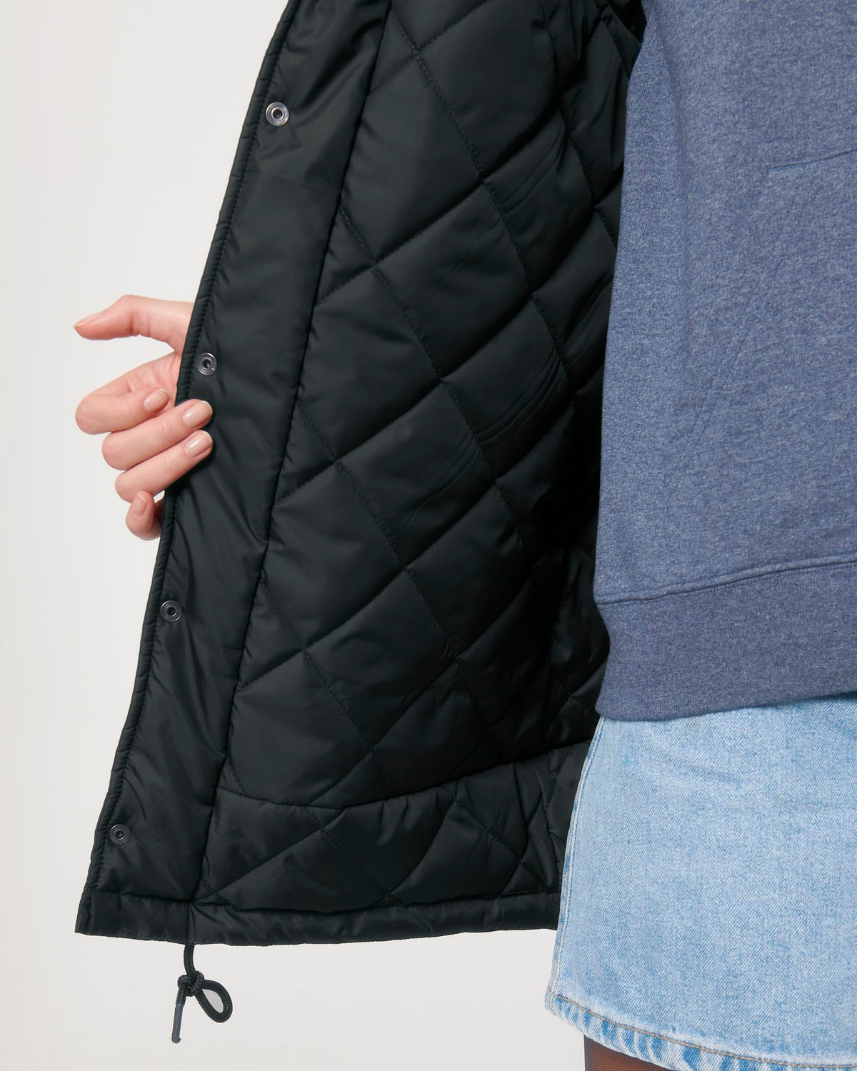 Black - C002