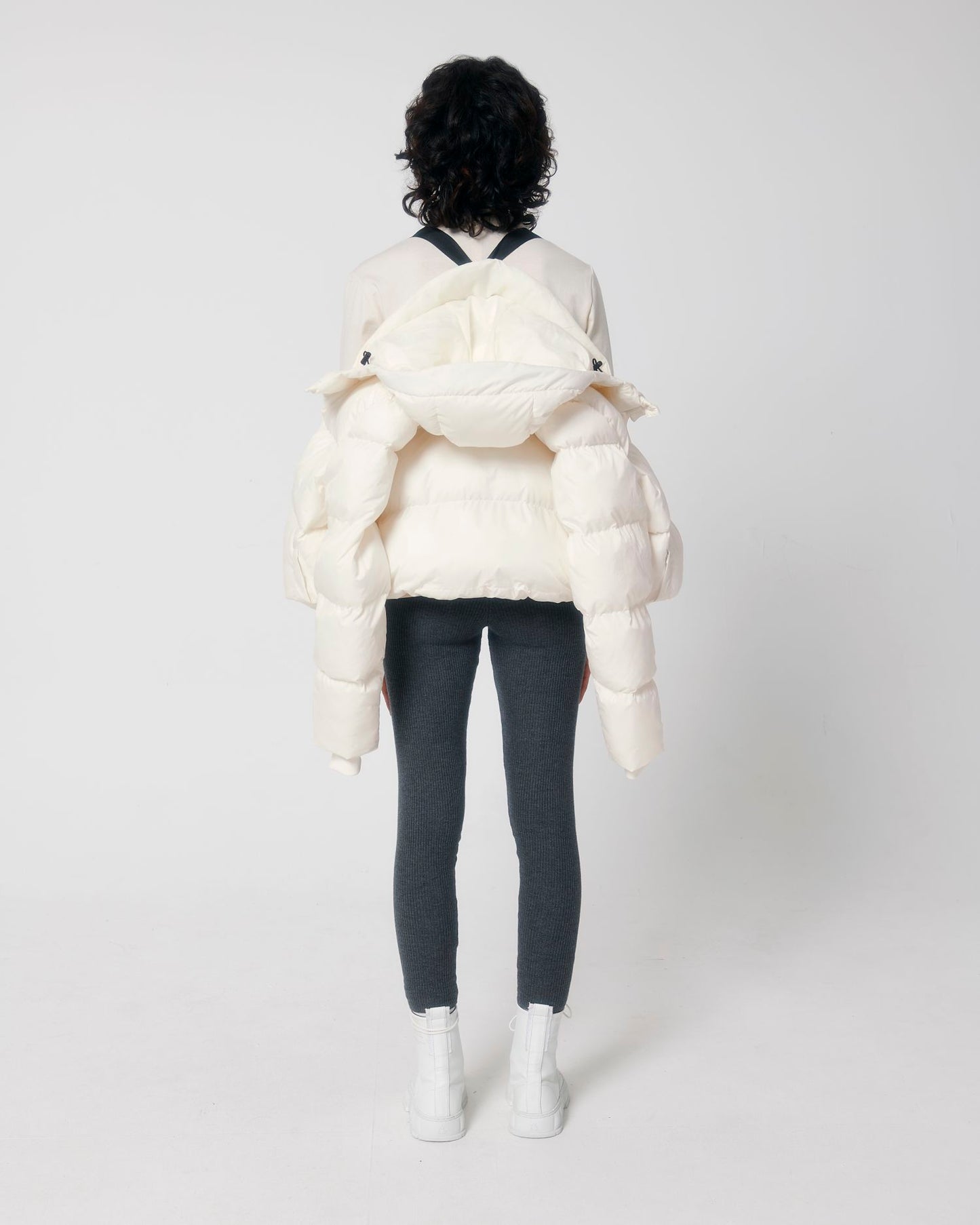 Off White - C018