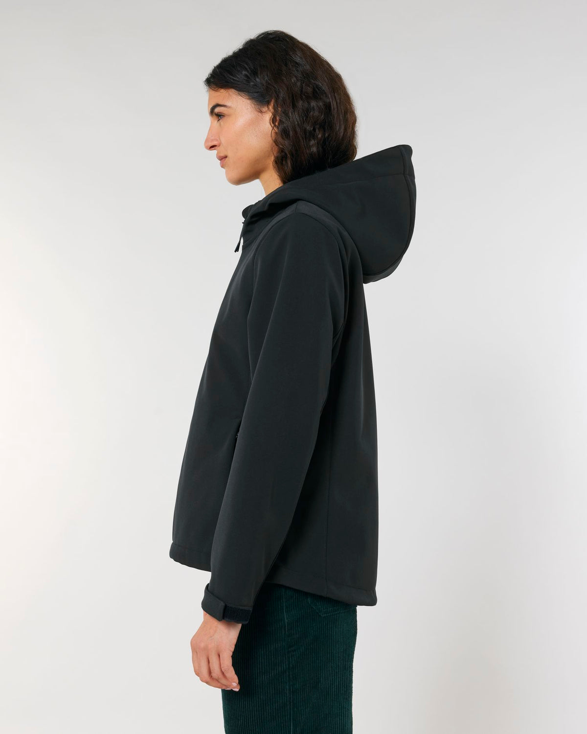 Black - C002