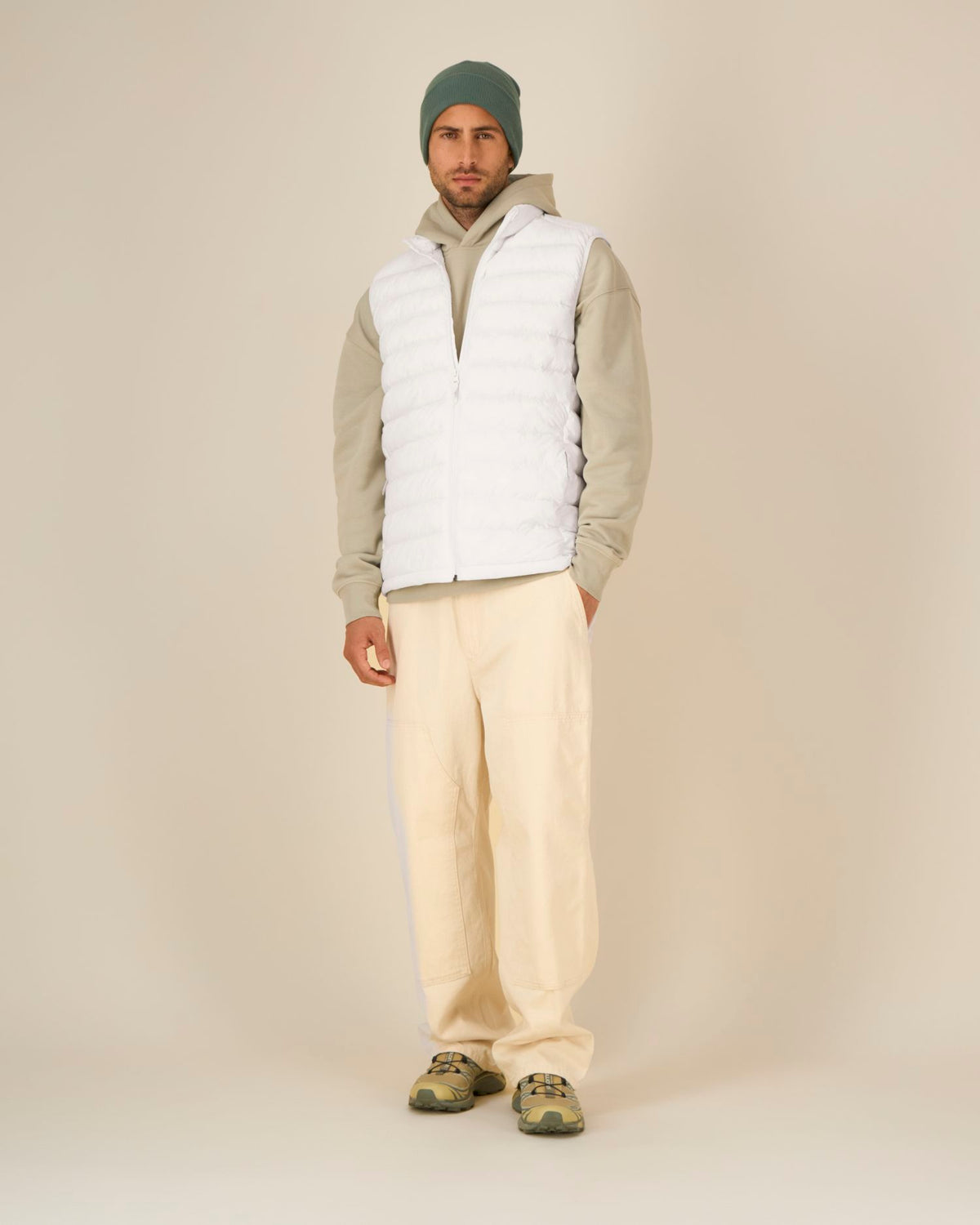 Off White - C018