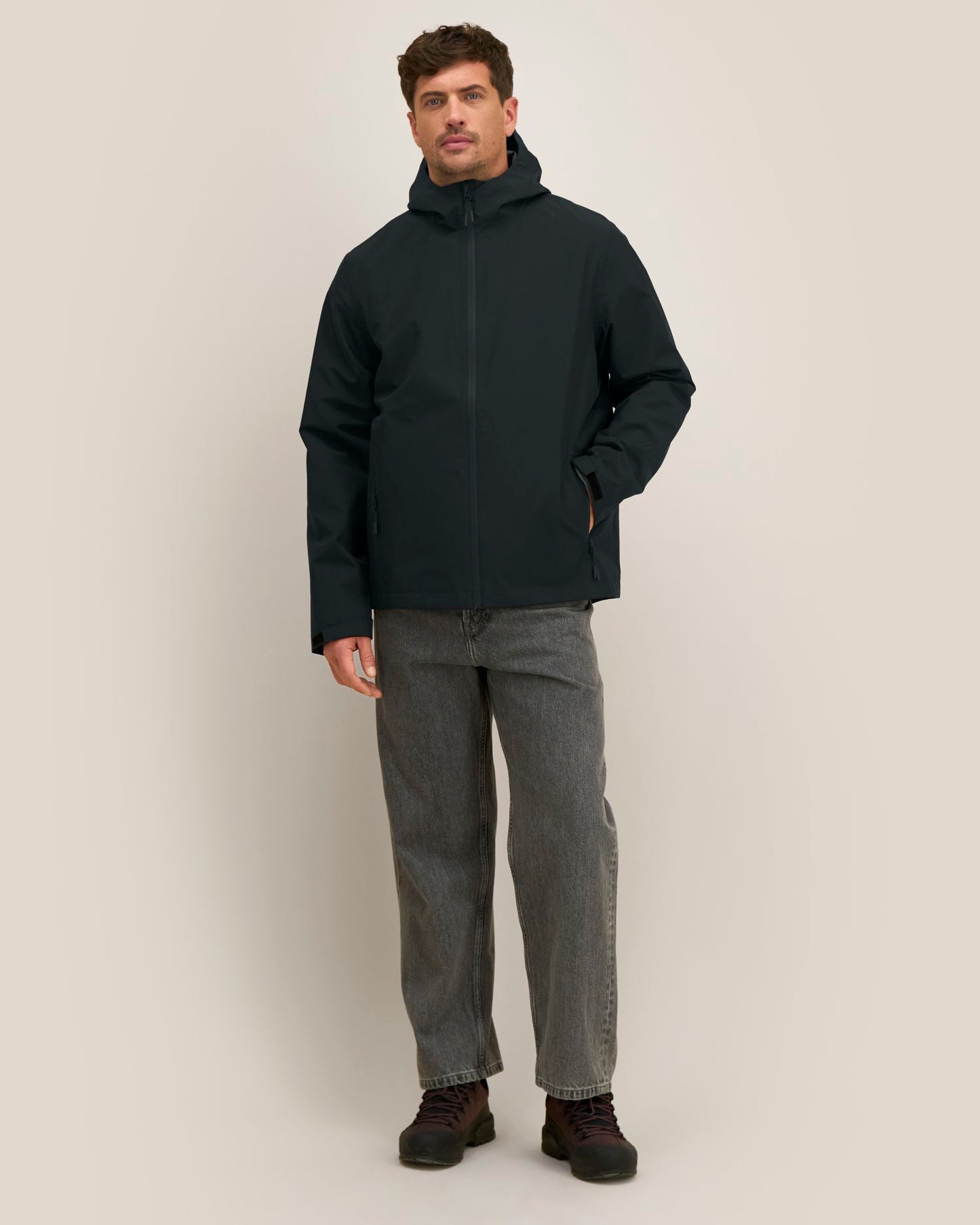 Black - C002