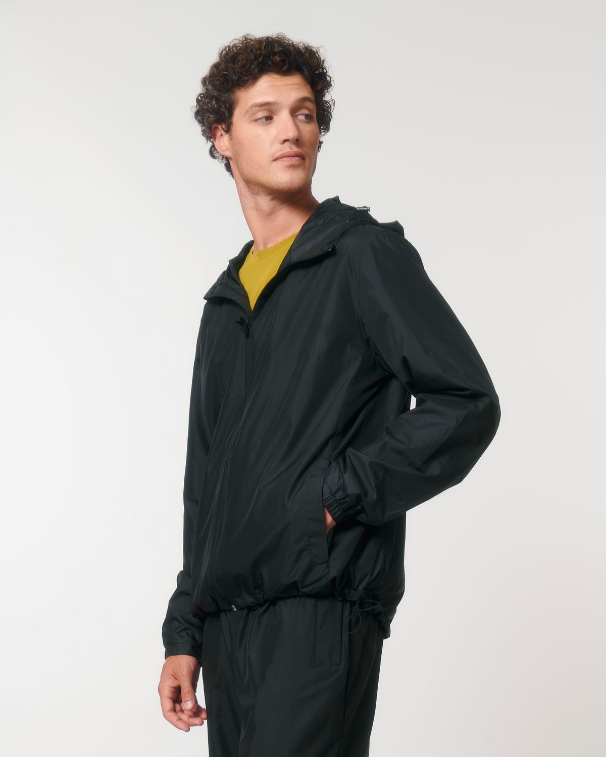 Black - C002