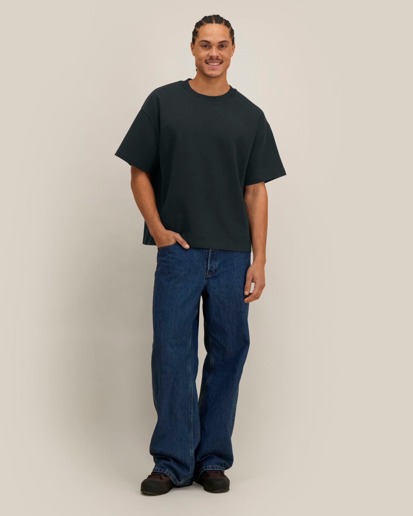 Black - C002