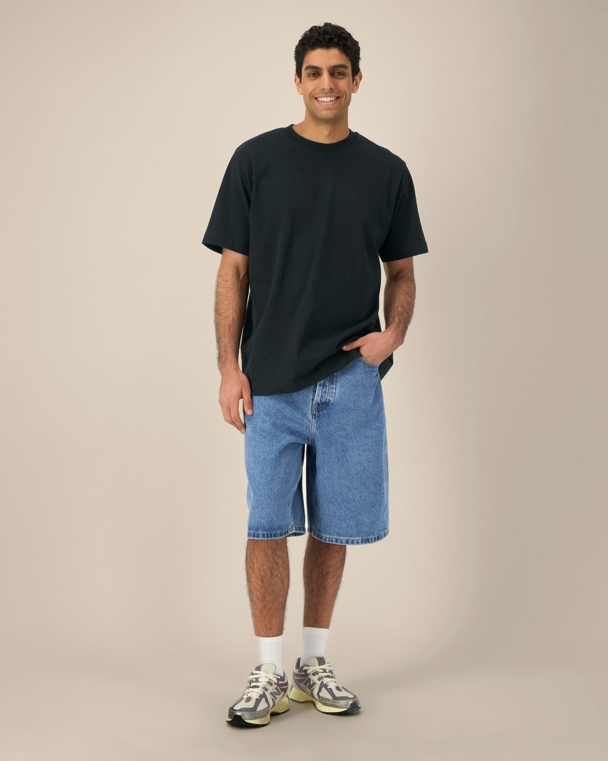 Black - C002