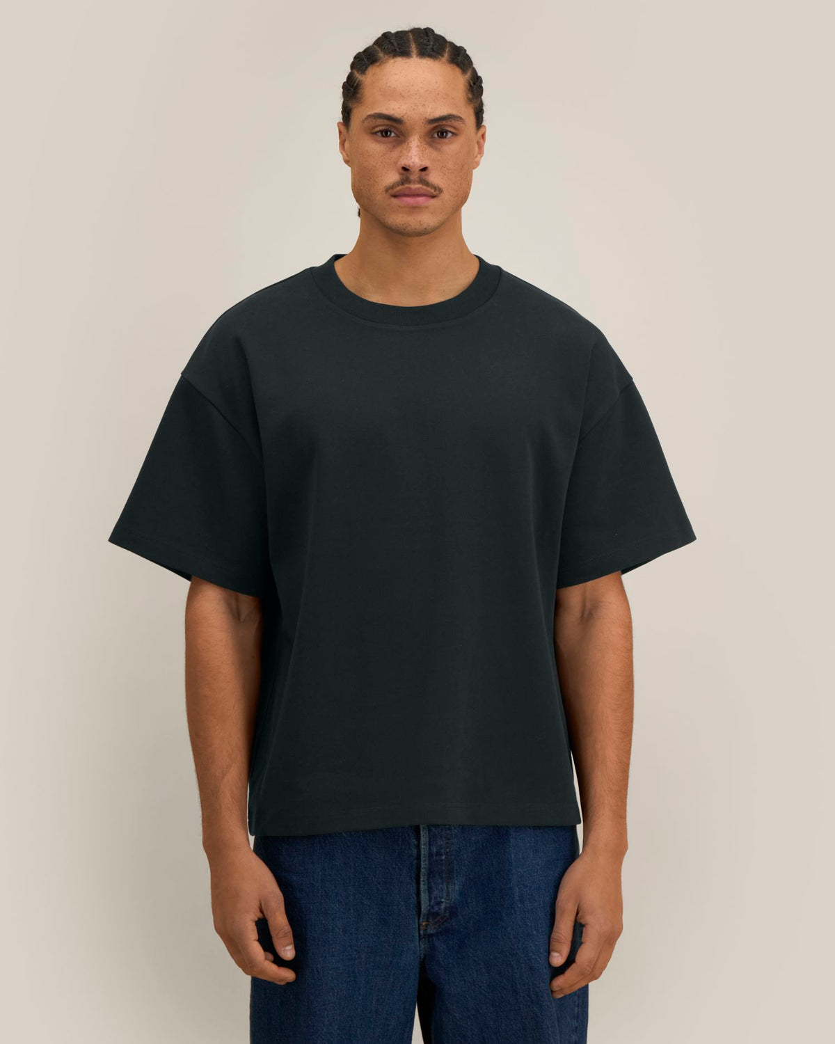 Black - C002