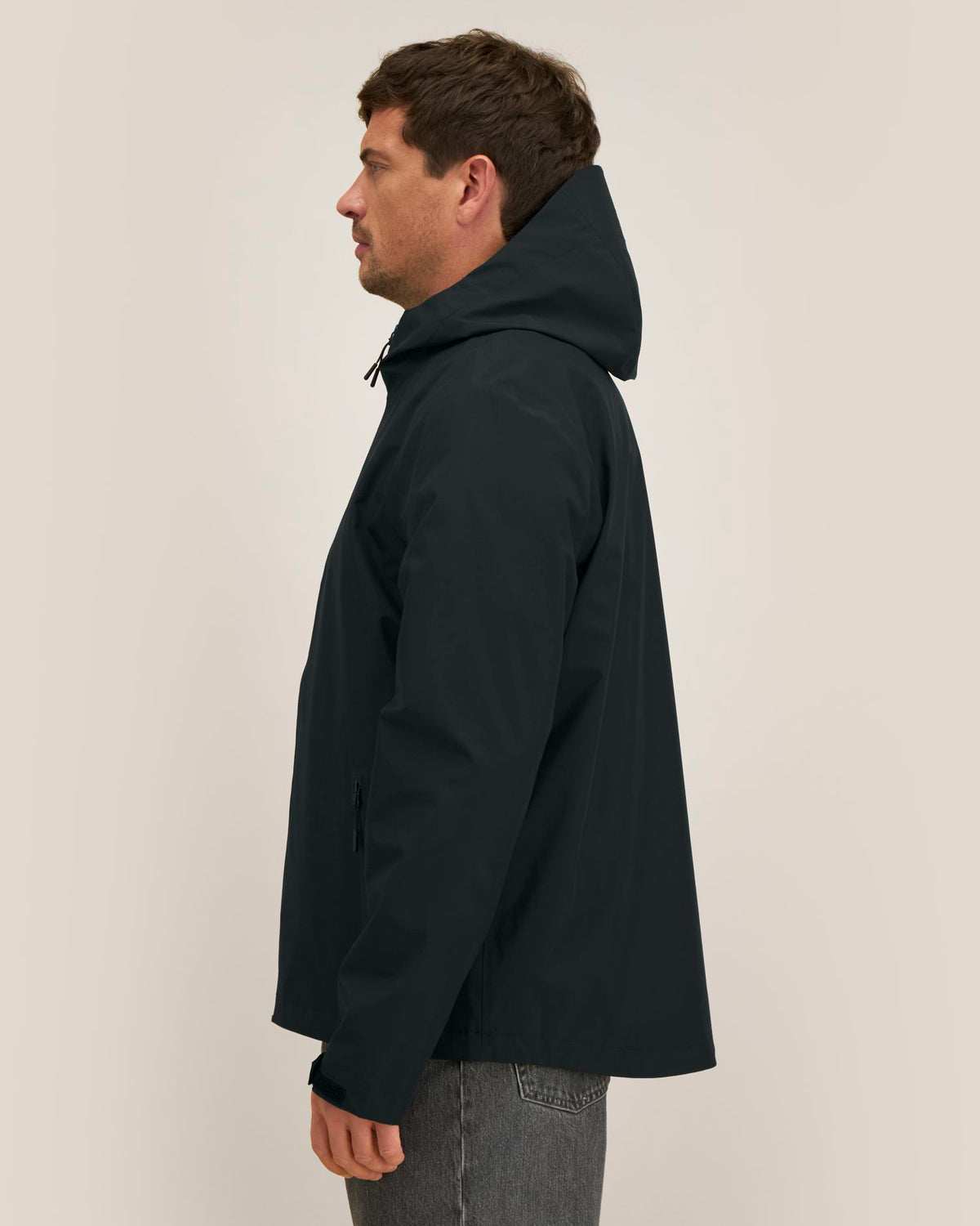 Black - C002