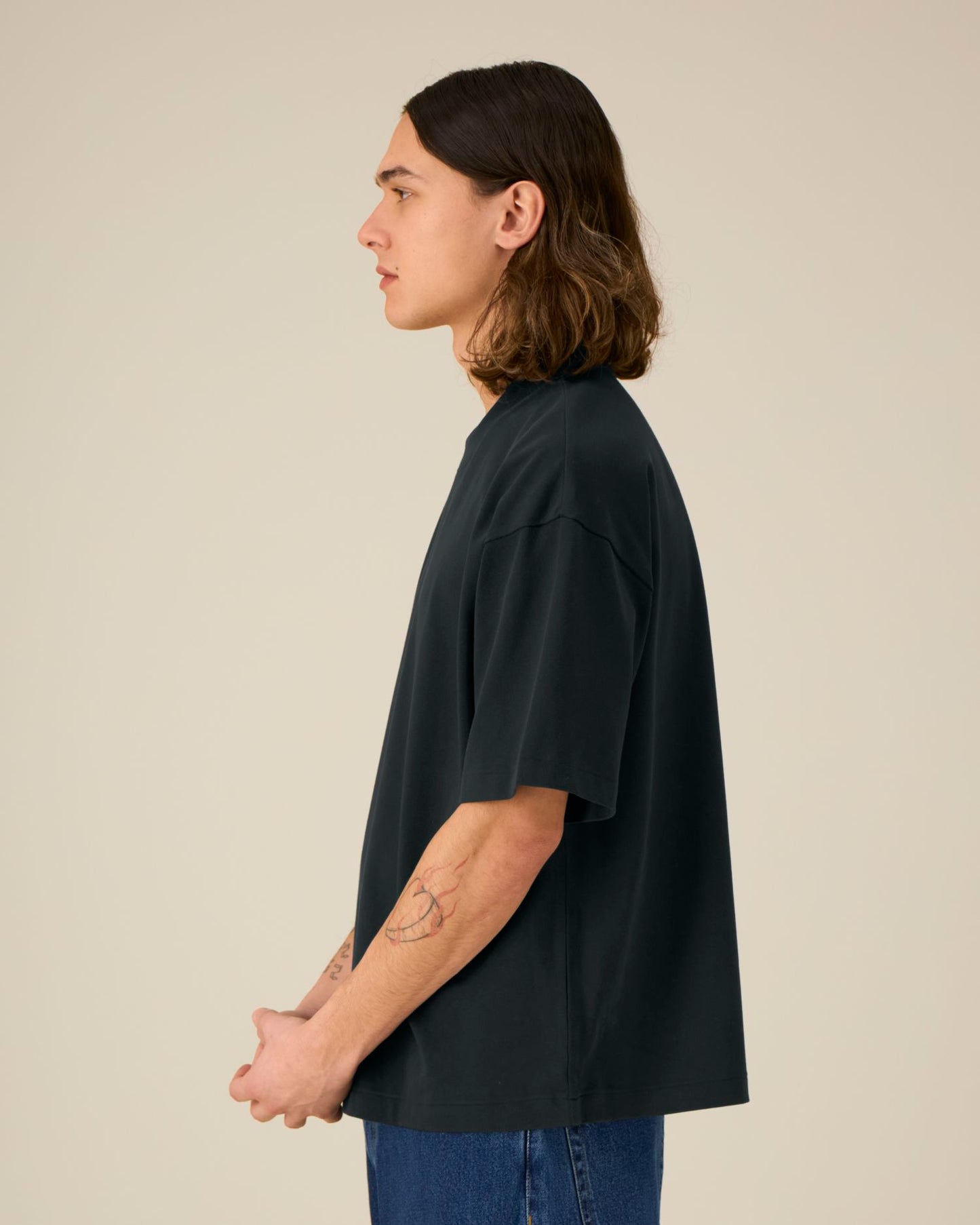 Black - C002