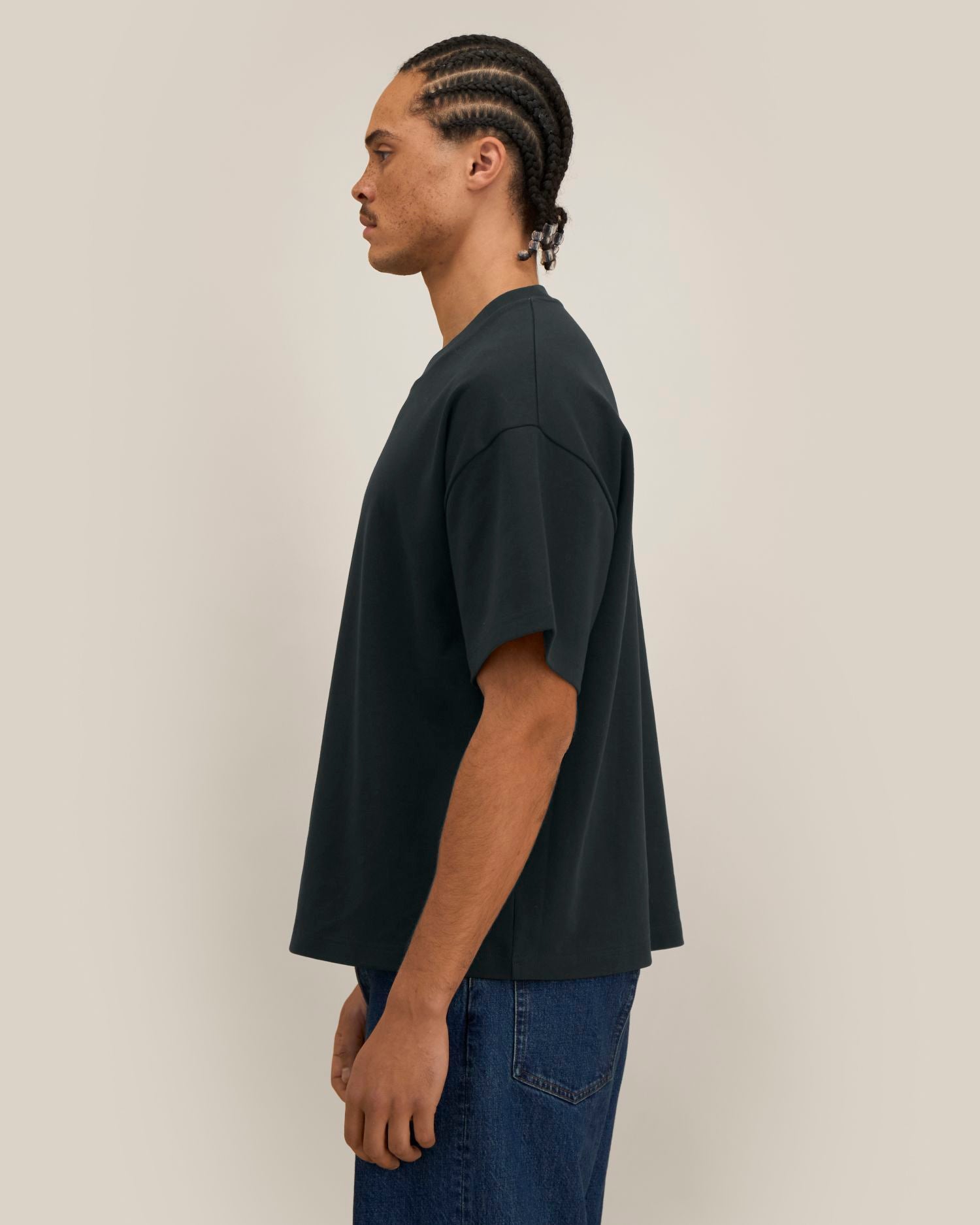 Black - C002