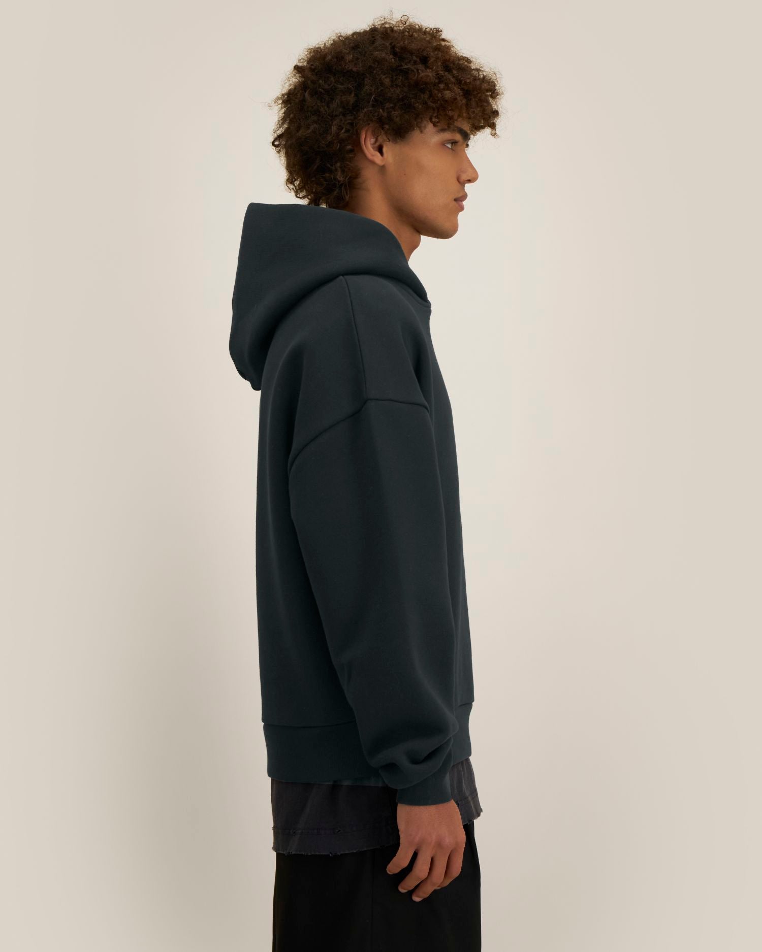 Black - C002