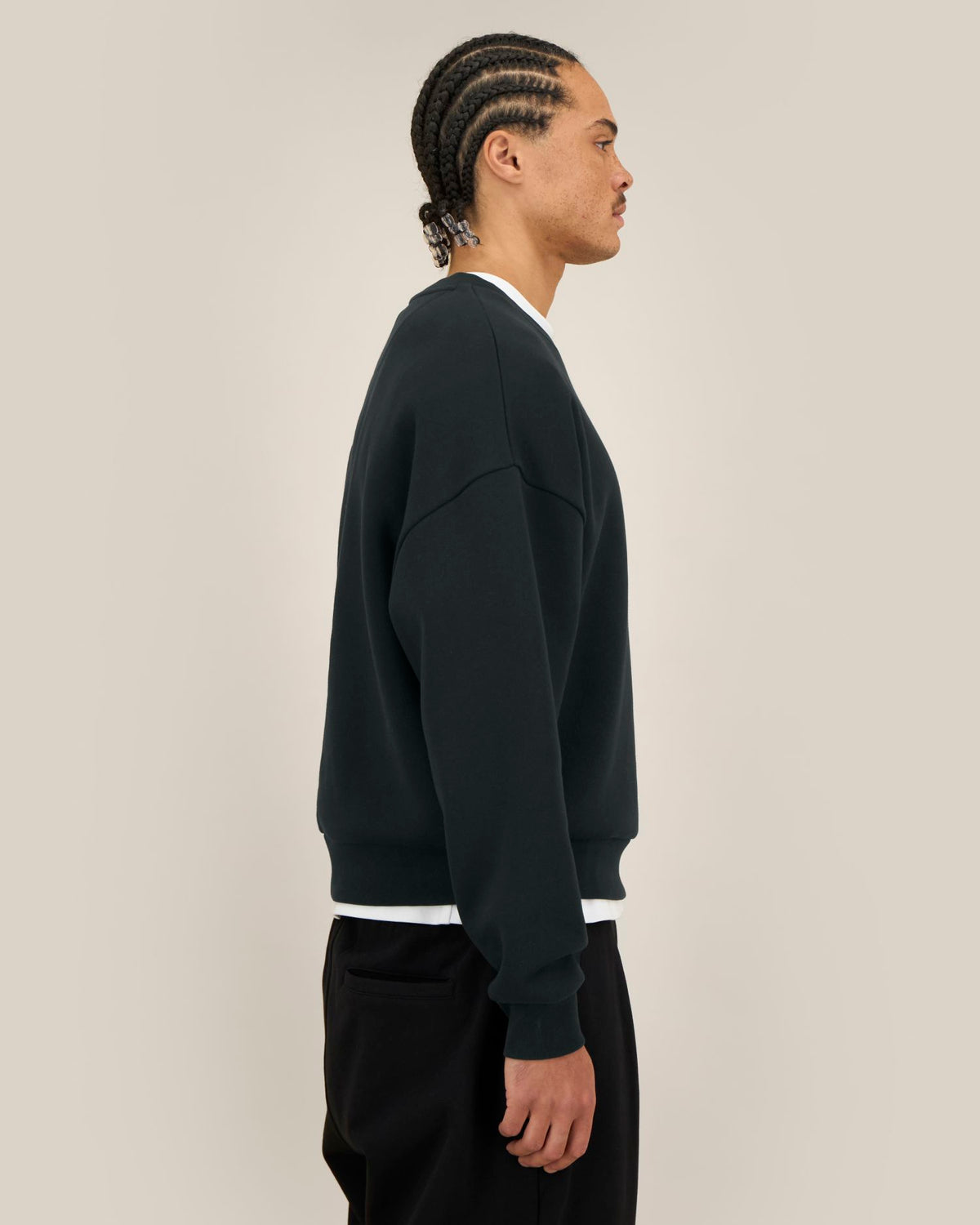Black - C002