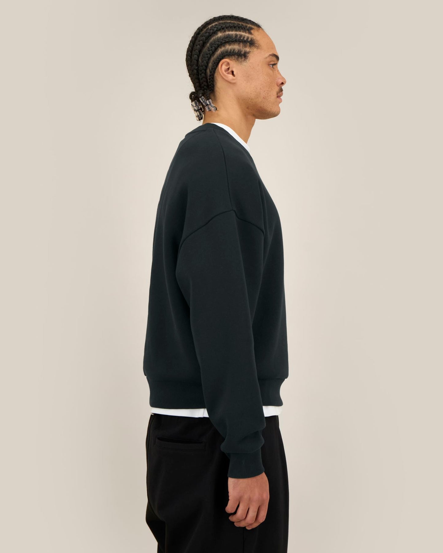 Black - C002