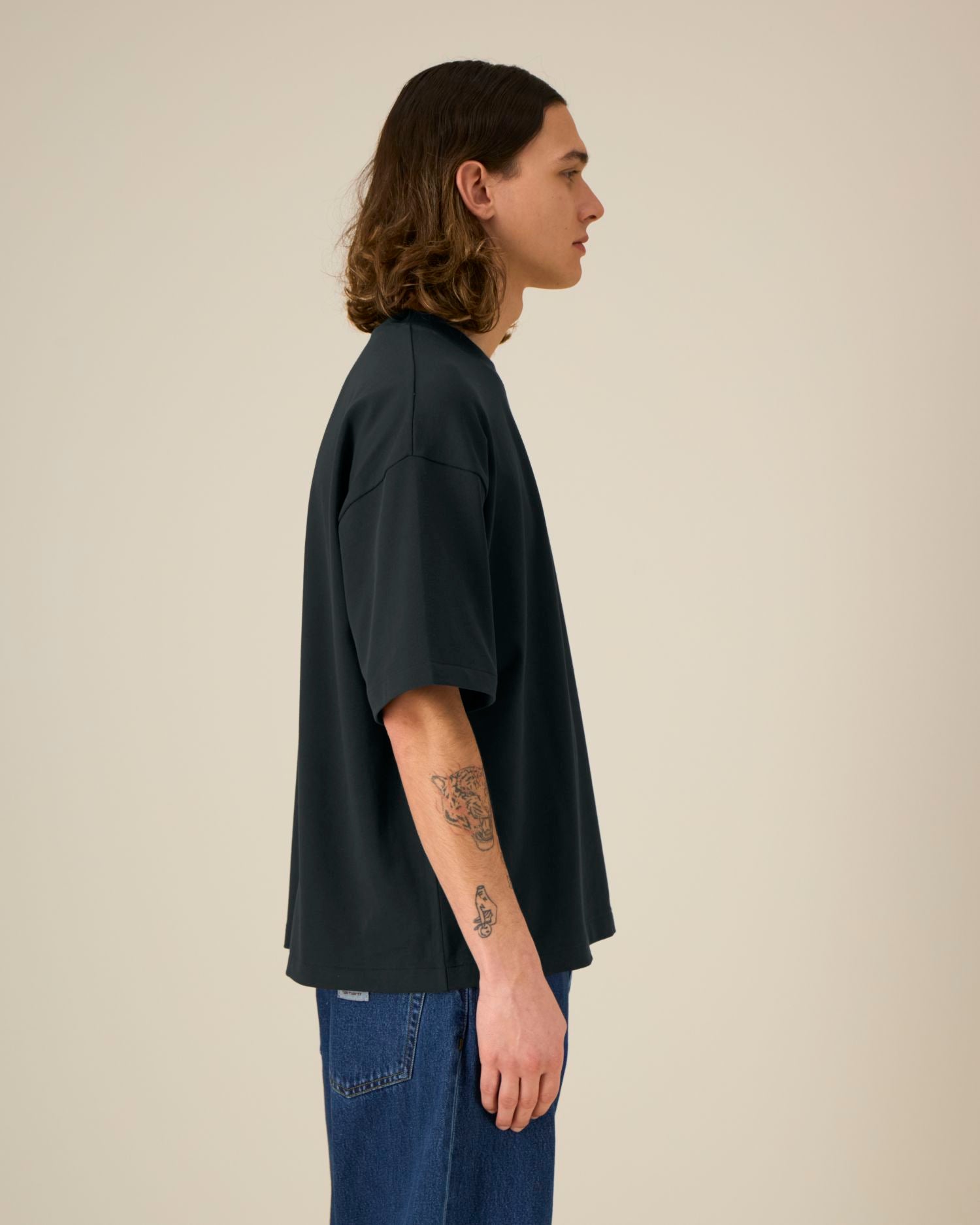 Black - C002