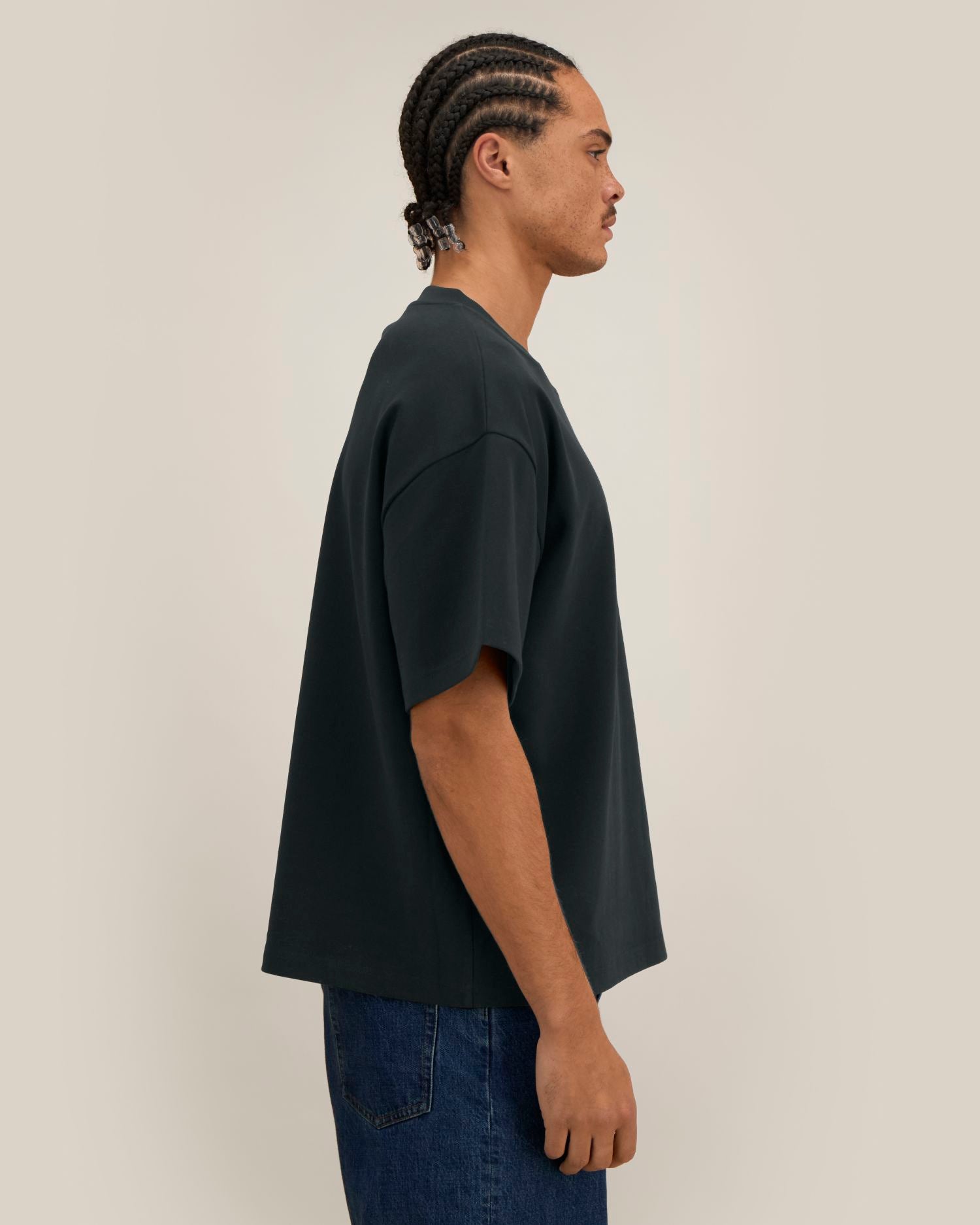 Black - C002