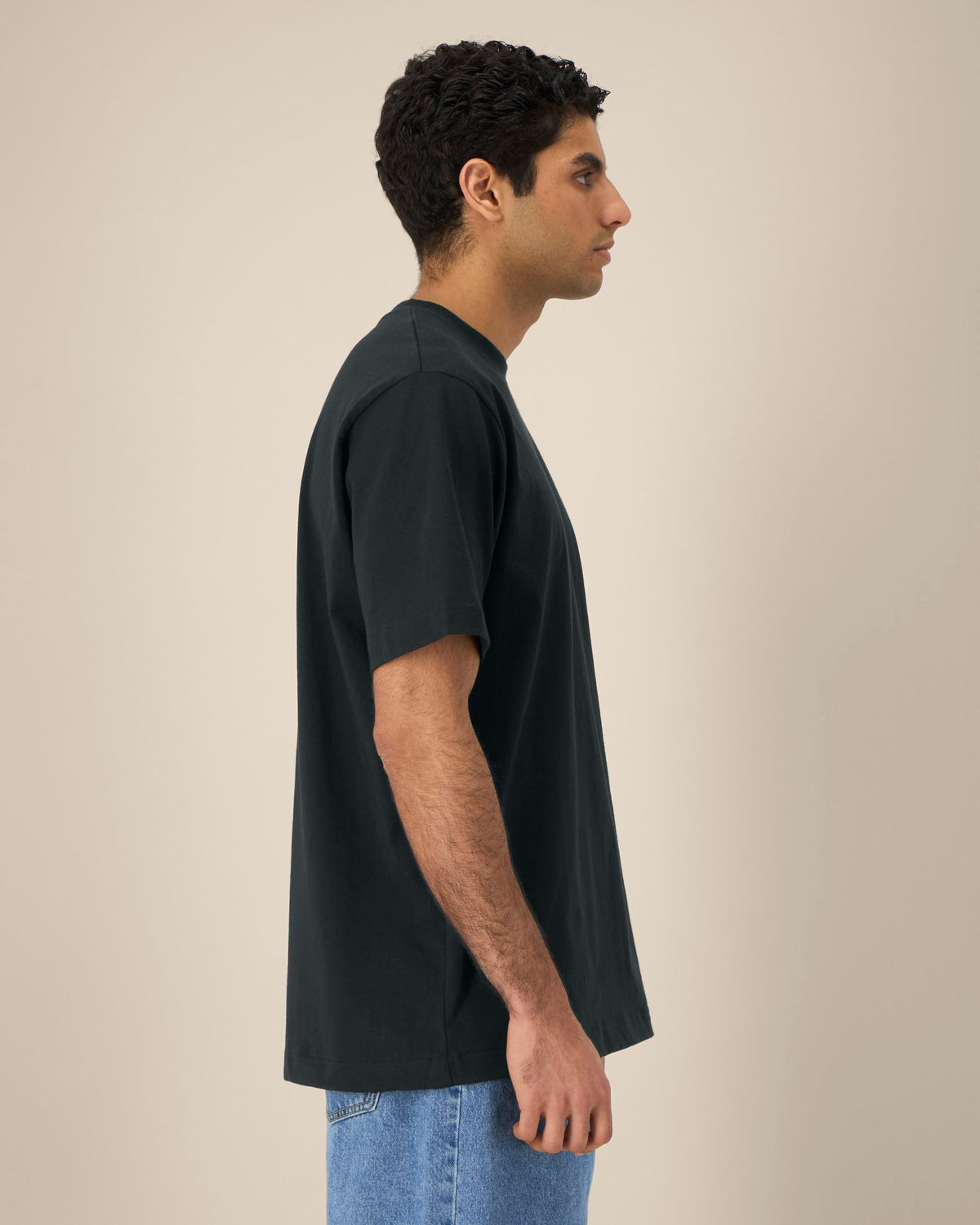 Black - C002