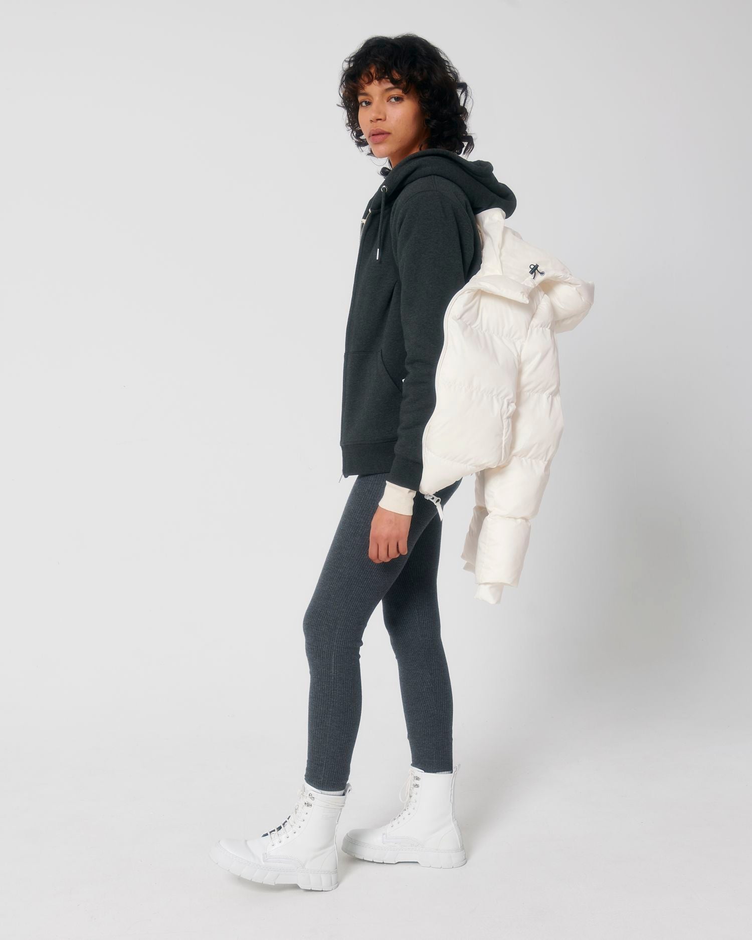 Off White - C018