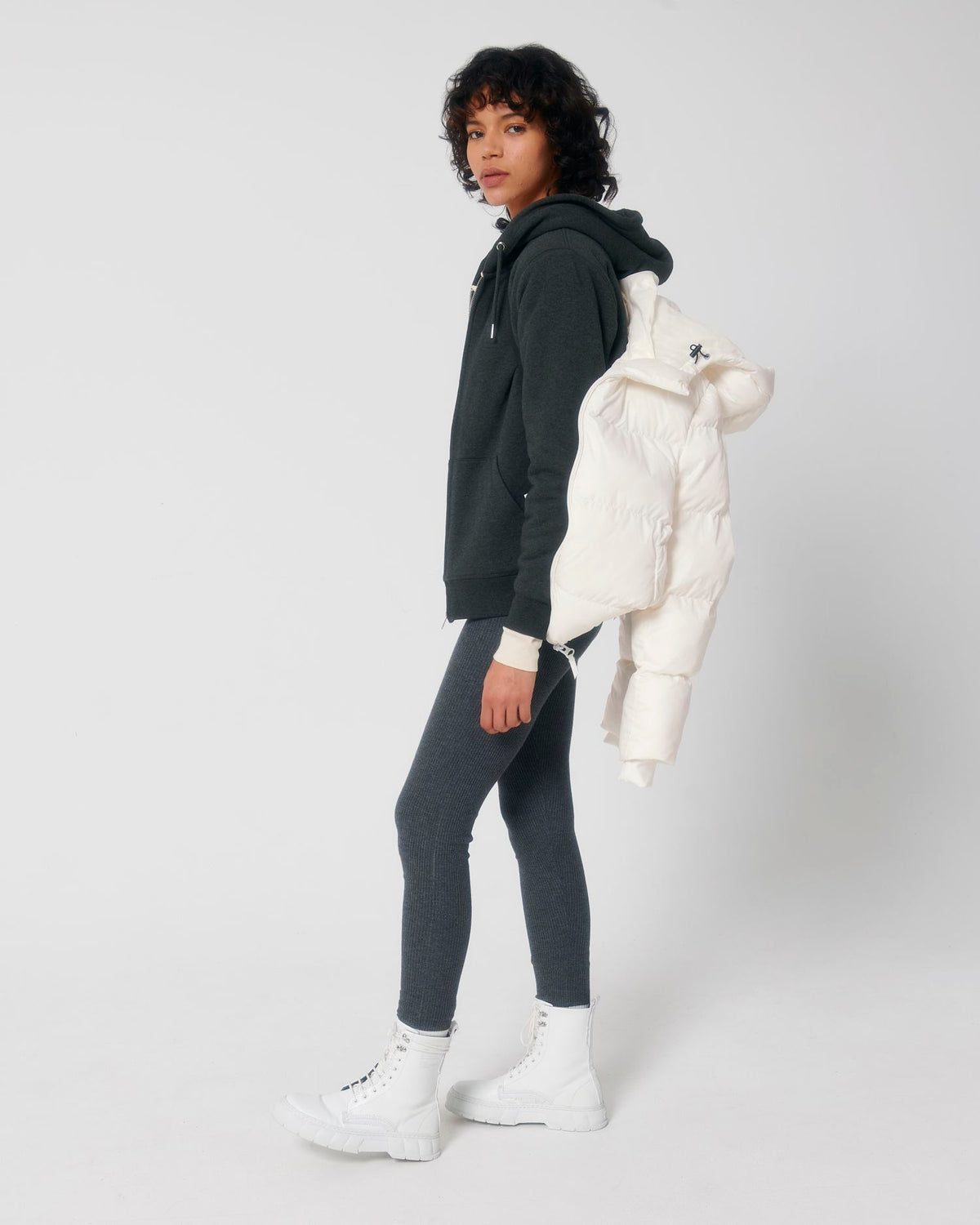 Off White - C018