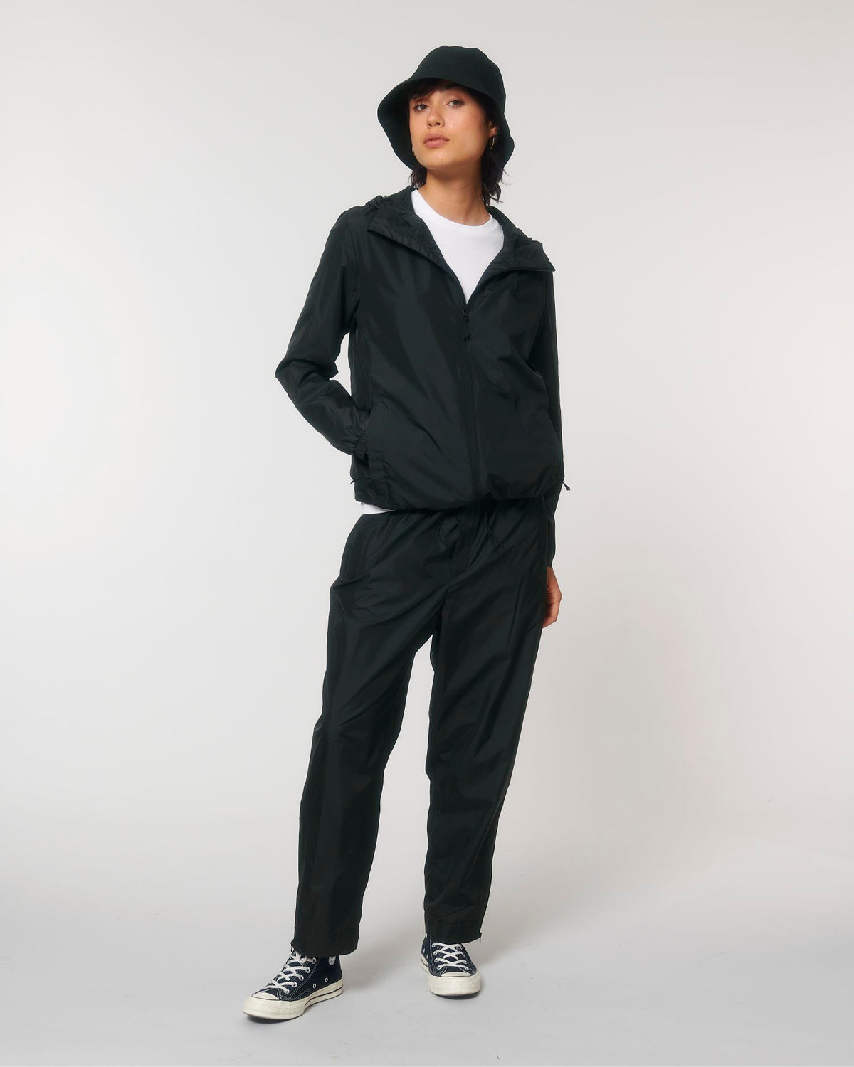 Black - C002