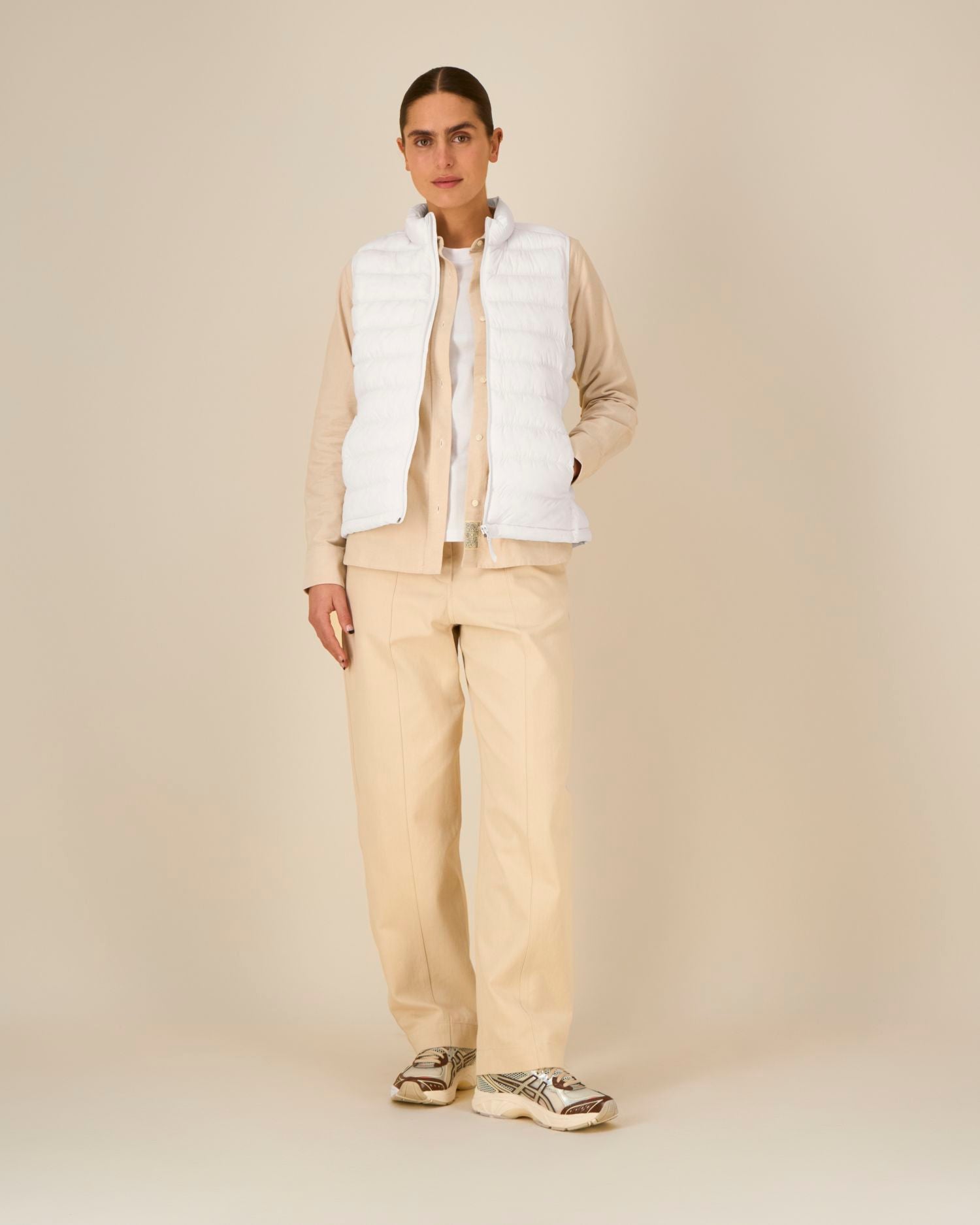Off White - C018