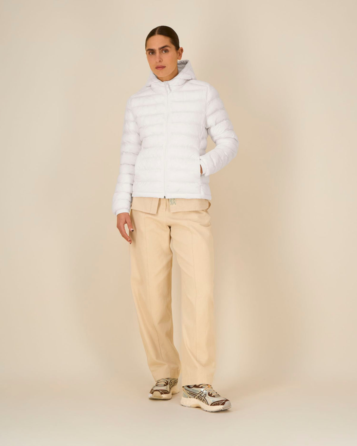 Off White - C018