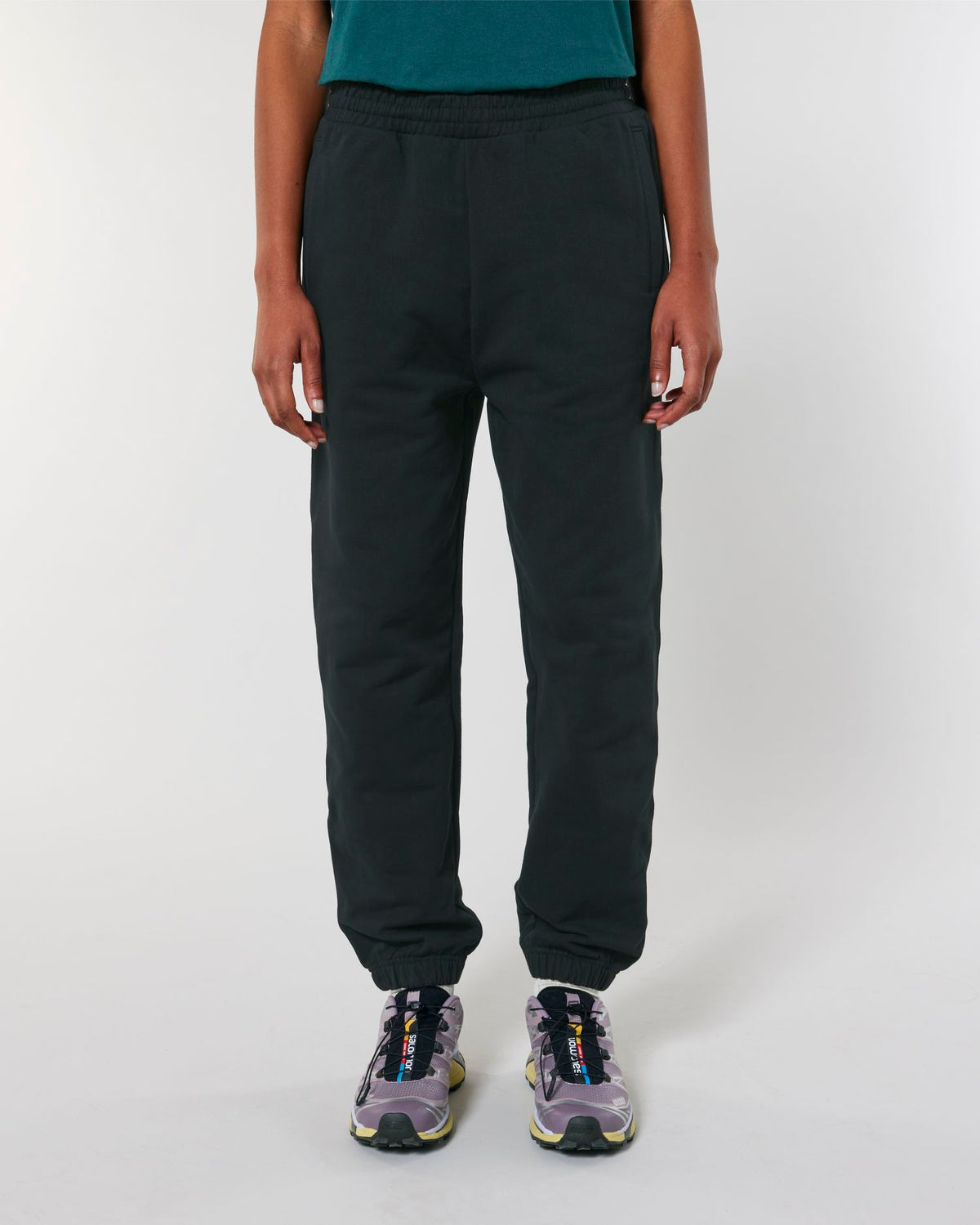 Black - C002