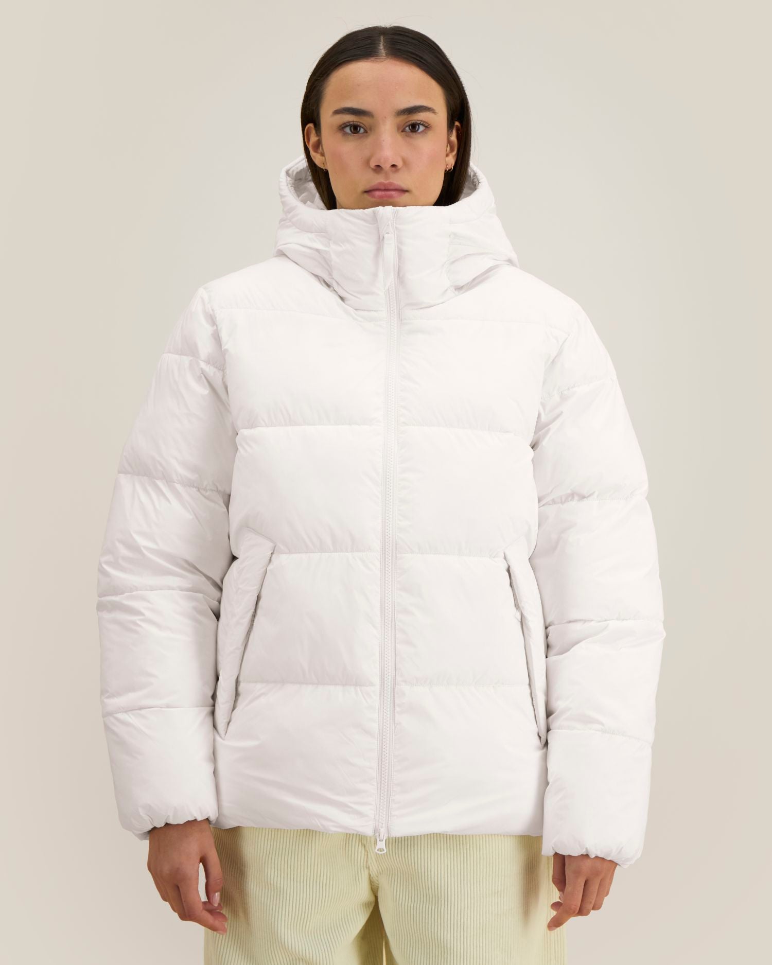 Off White - C018
