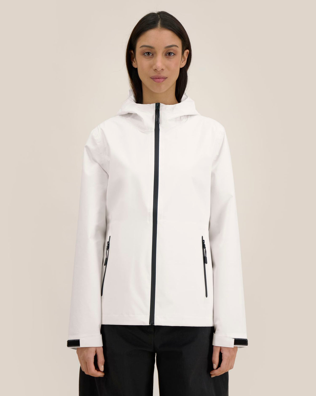 Off White - C018