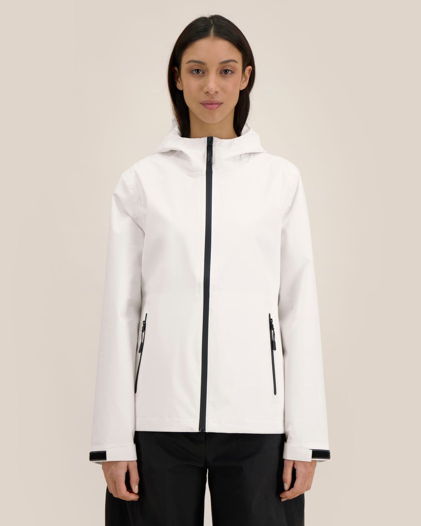Off White - C018