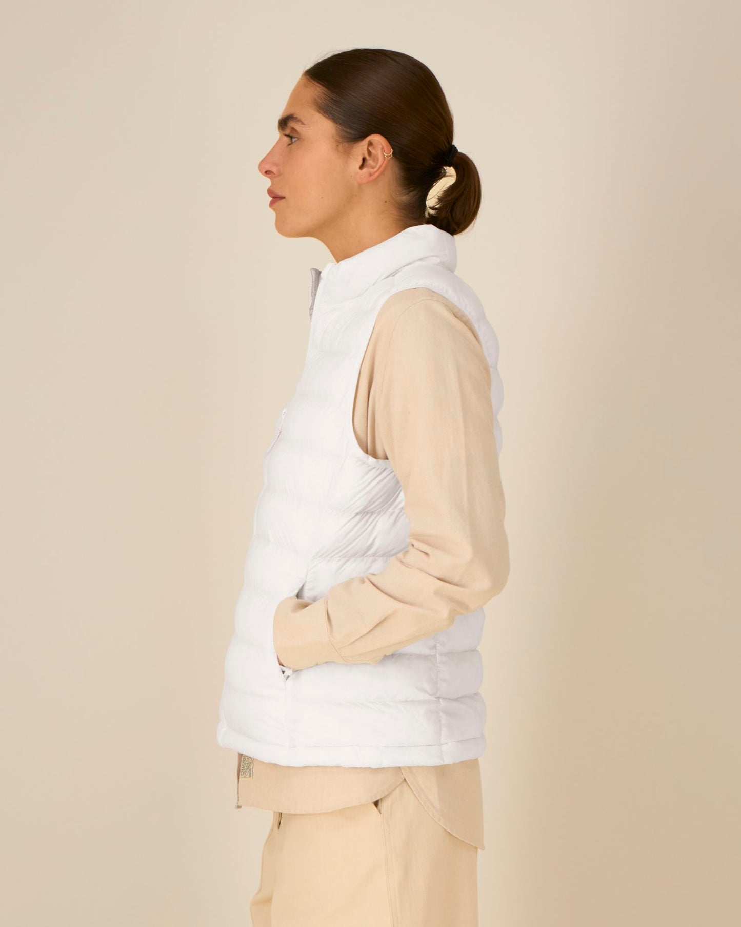 Off White - C018