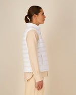 Off White - C018