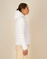 Off White - C018