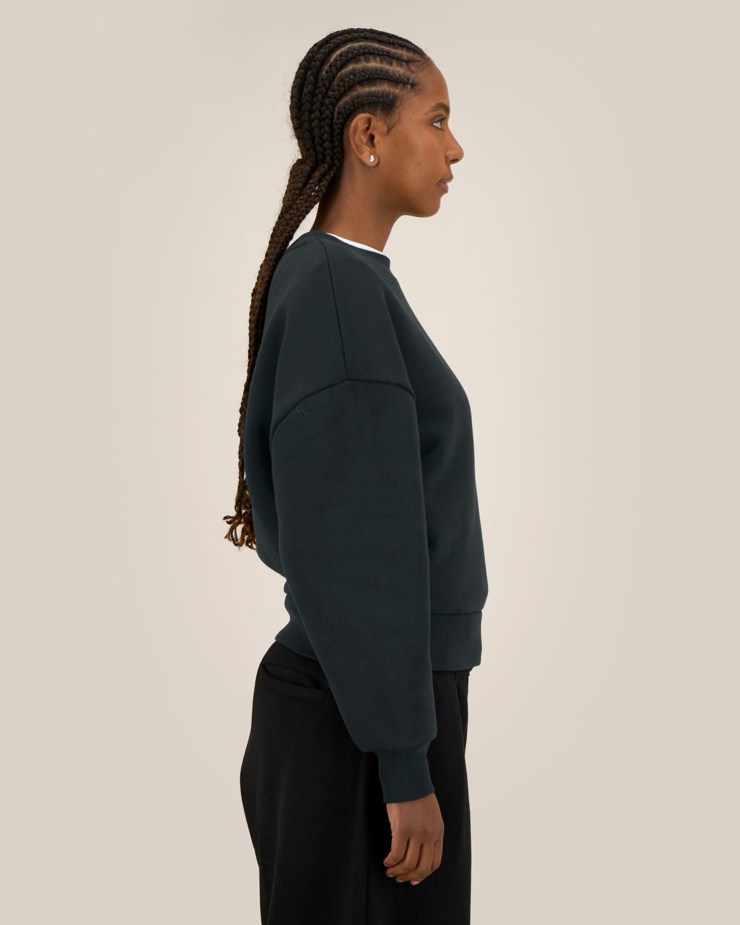 Black - C002