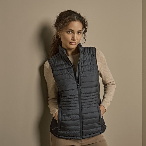tj9625_studio_c2602915_ibx_2026.jpg